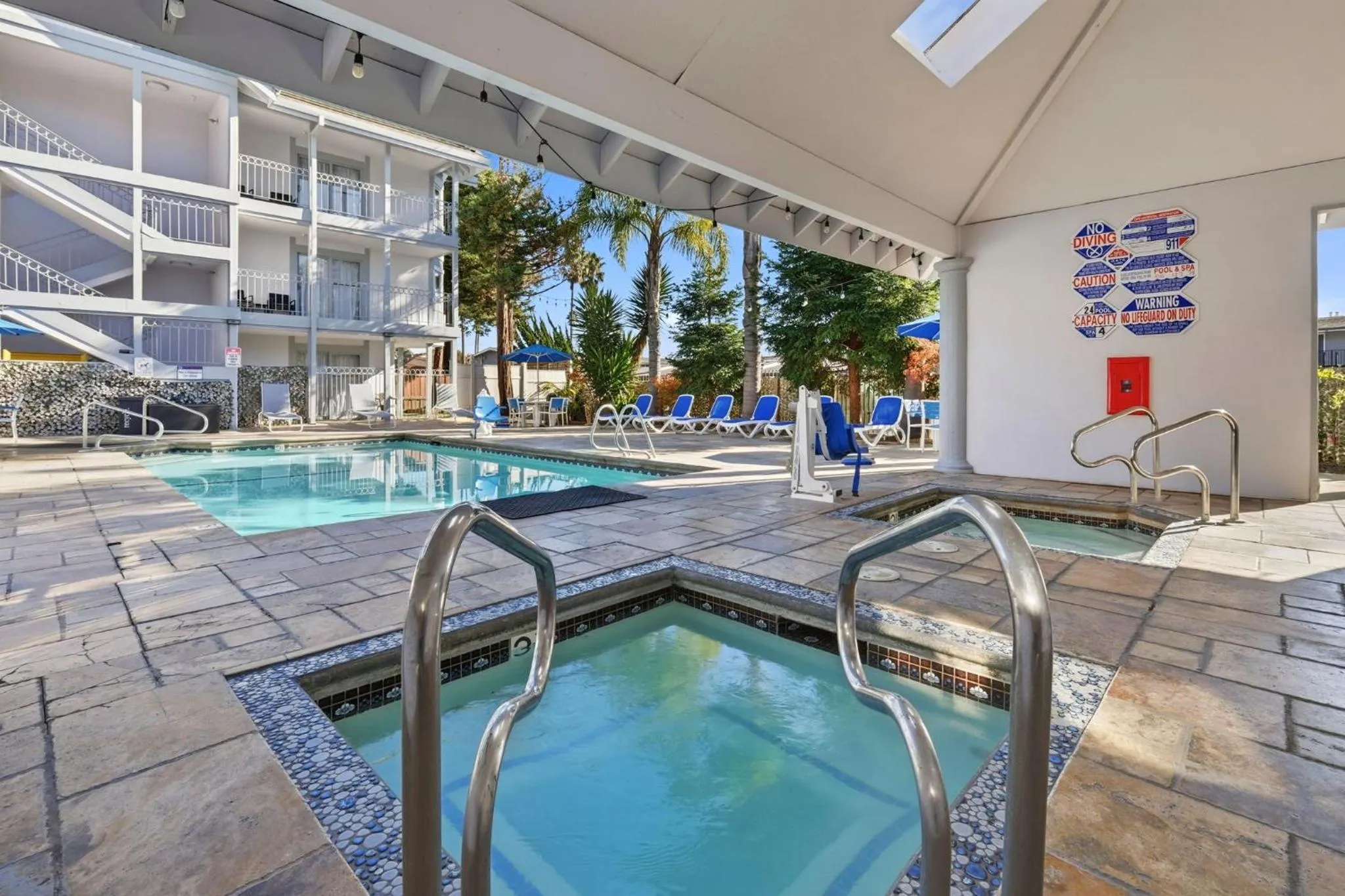 Swimming pool in Hotel Solares