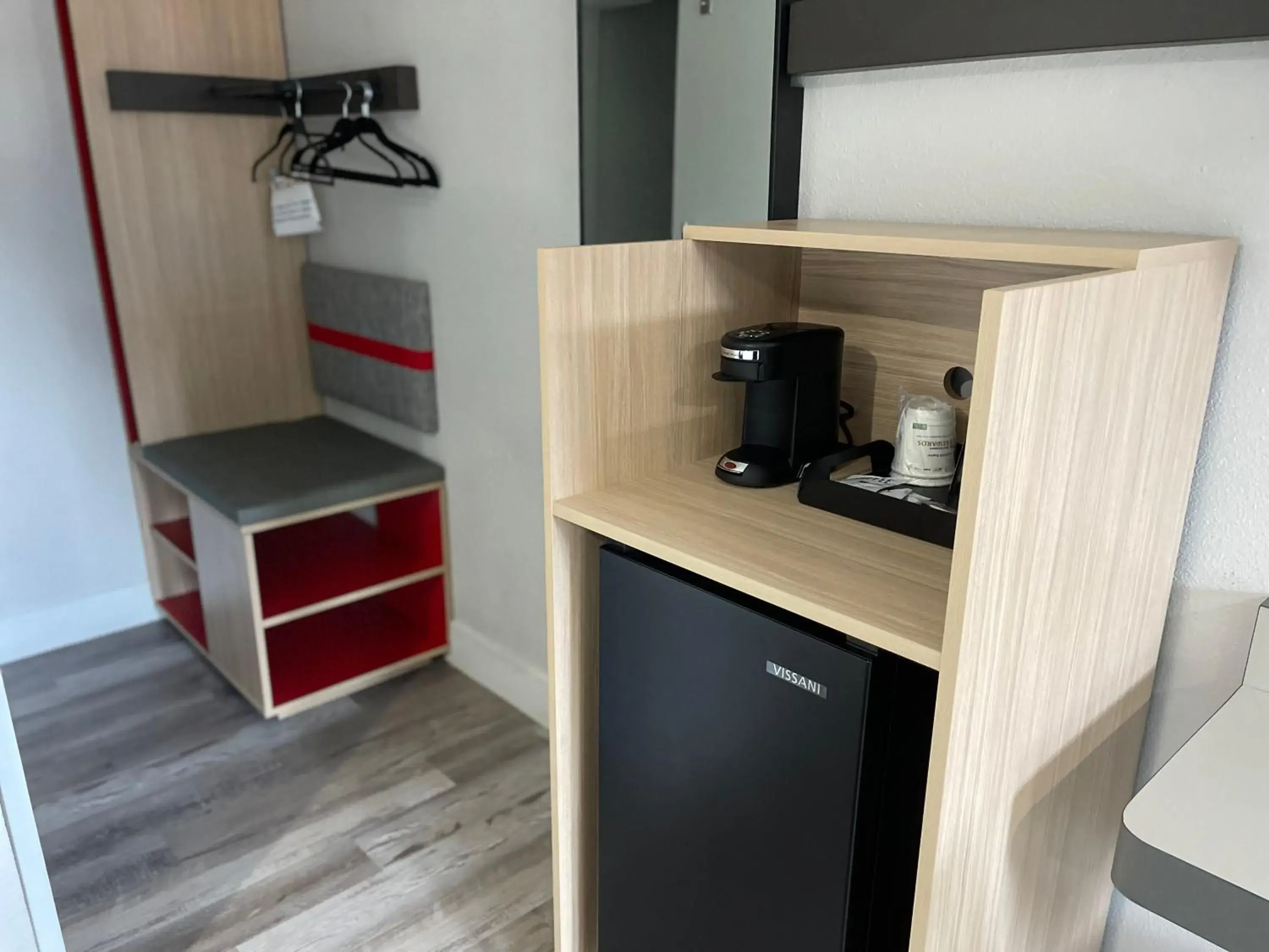 King Room - Non-Smoking in The Midtowner Hotel, SureStay Collection by Best Western King Room - Non-Smoking in The Midtowner Hotel, SureStay Collection by Best Western