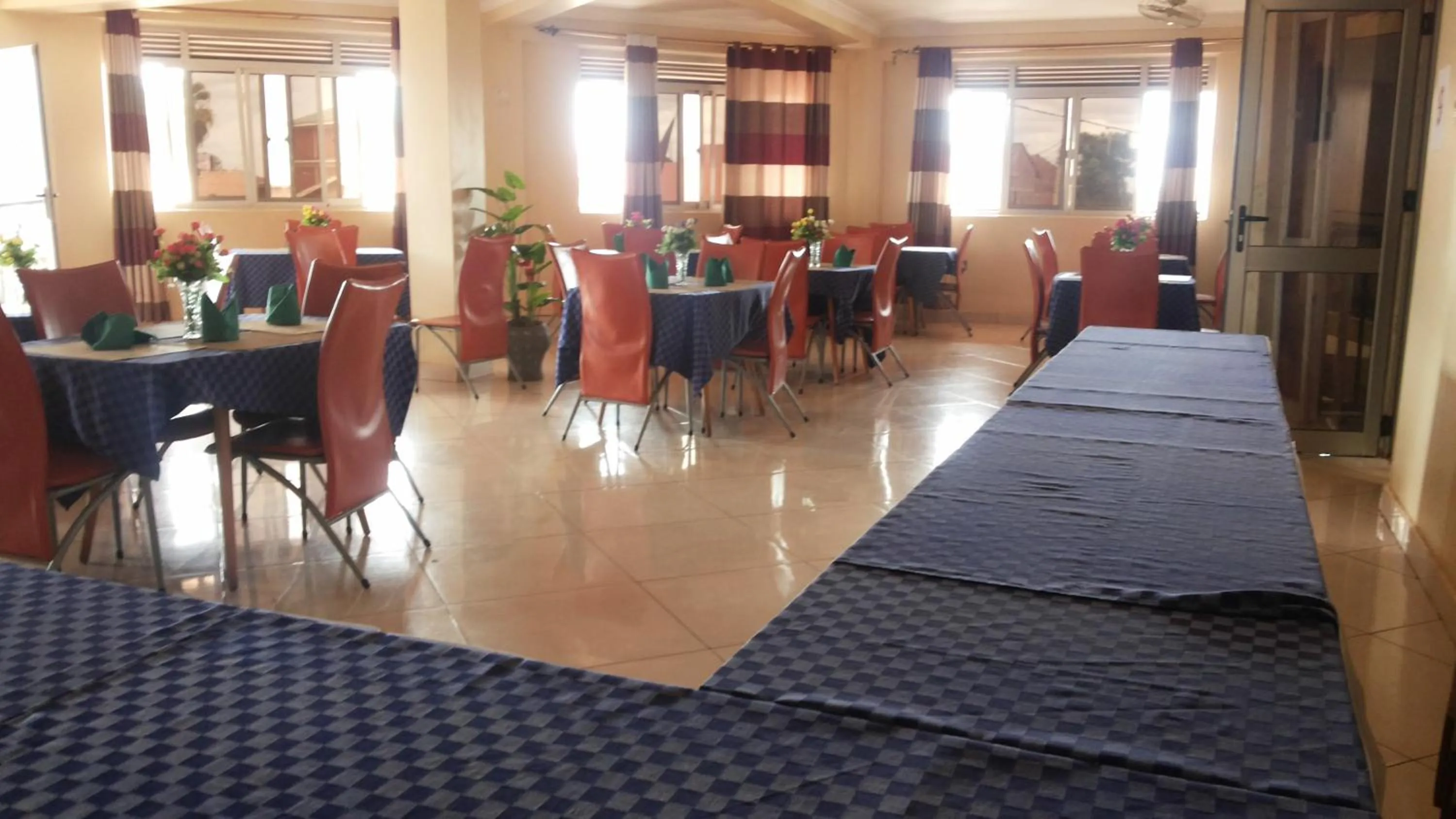 Restaurant/places to eat in Hotel Good News