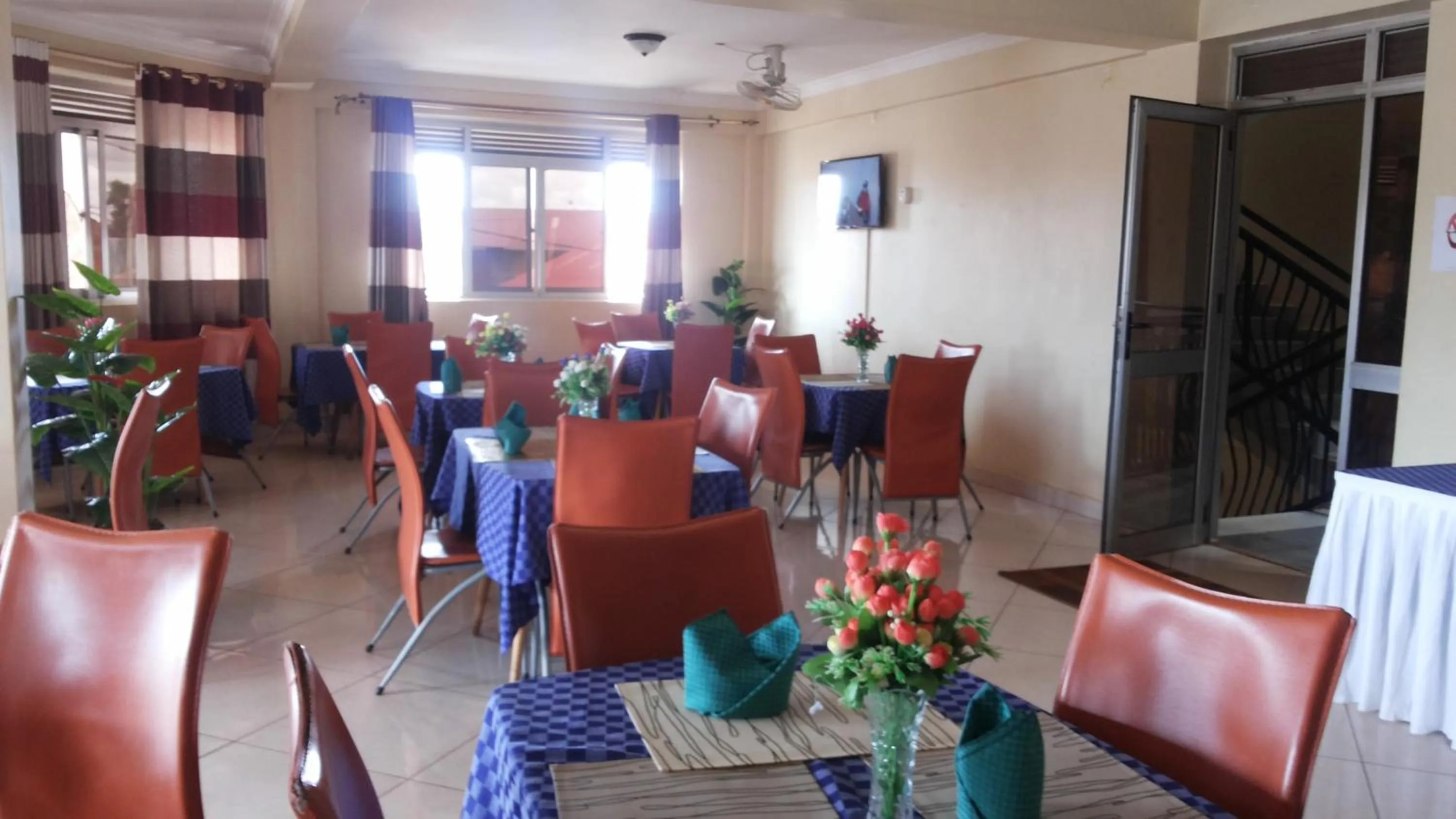 Restaurant/places to eat in Hotel Good News