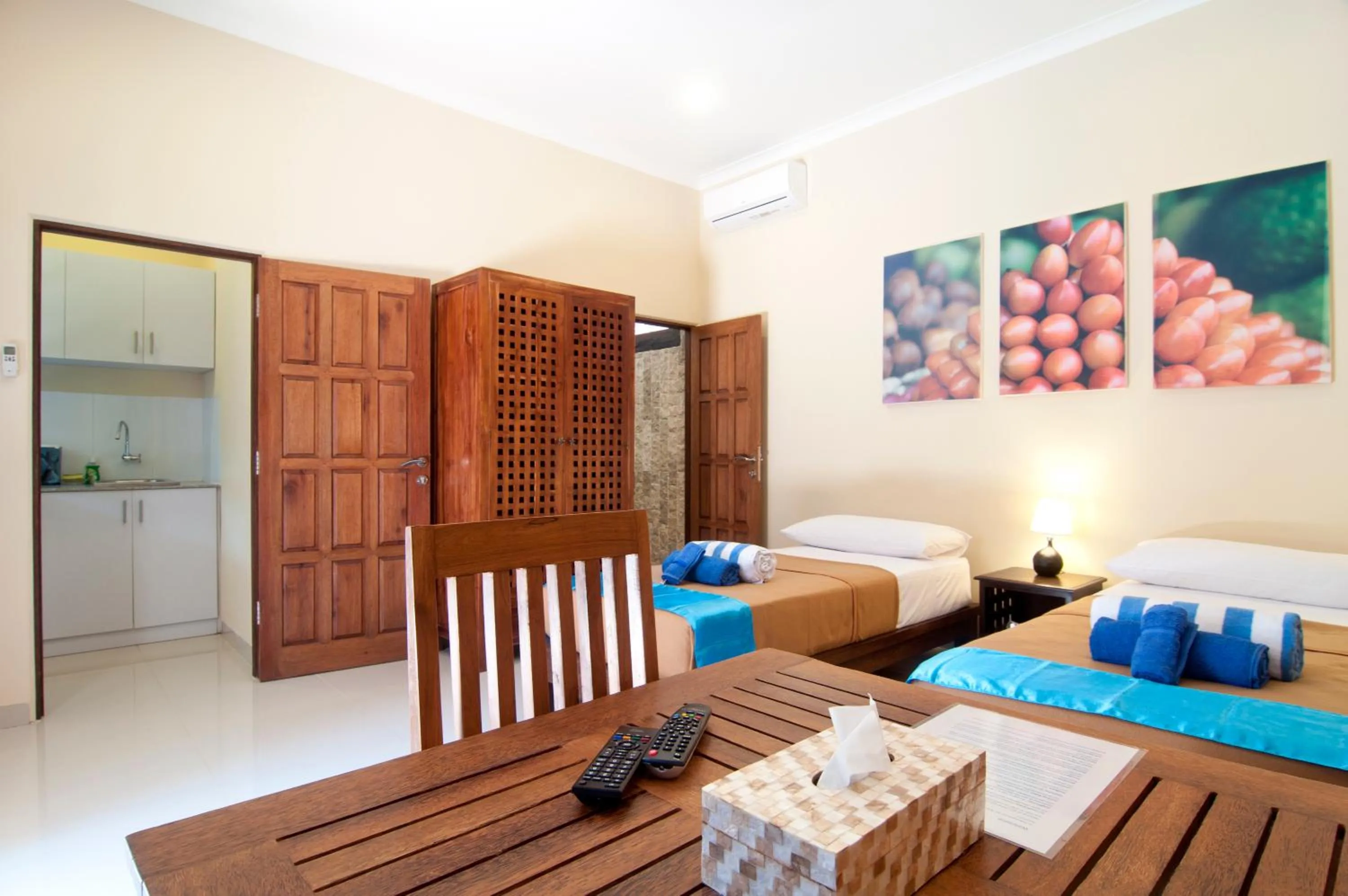 Bed in Lovina Oasis Hotel