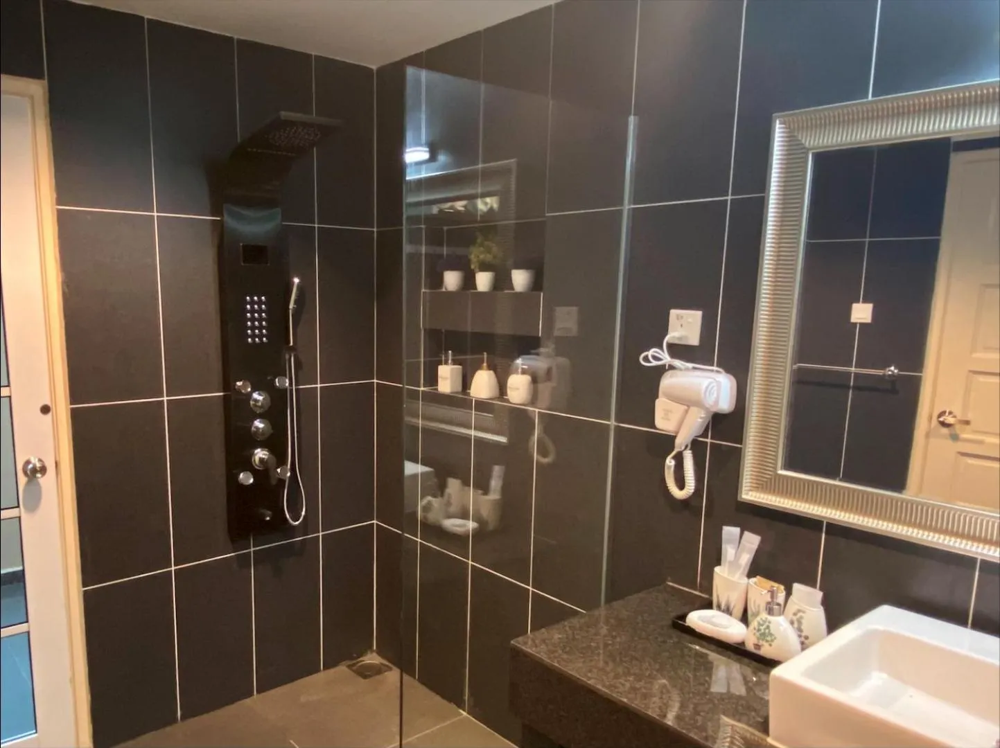 Shower in The Paddy Field - Private Pool Villas