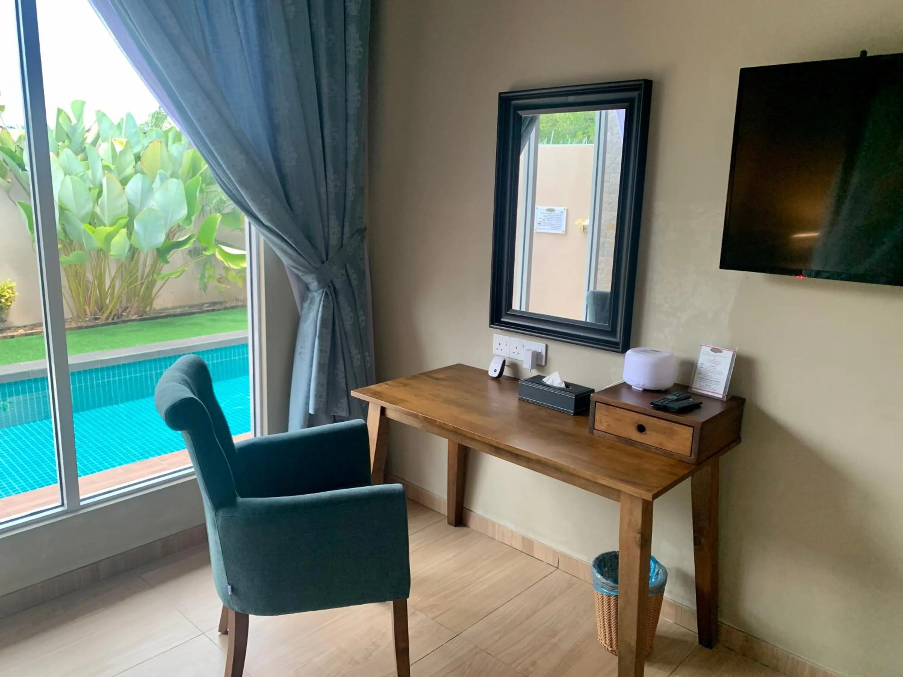 TV and multimedia in The Paddy Field - Private Pool Villas