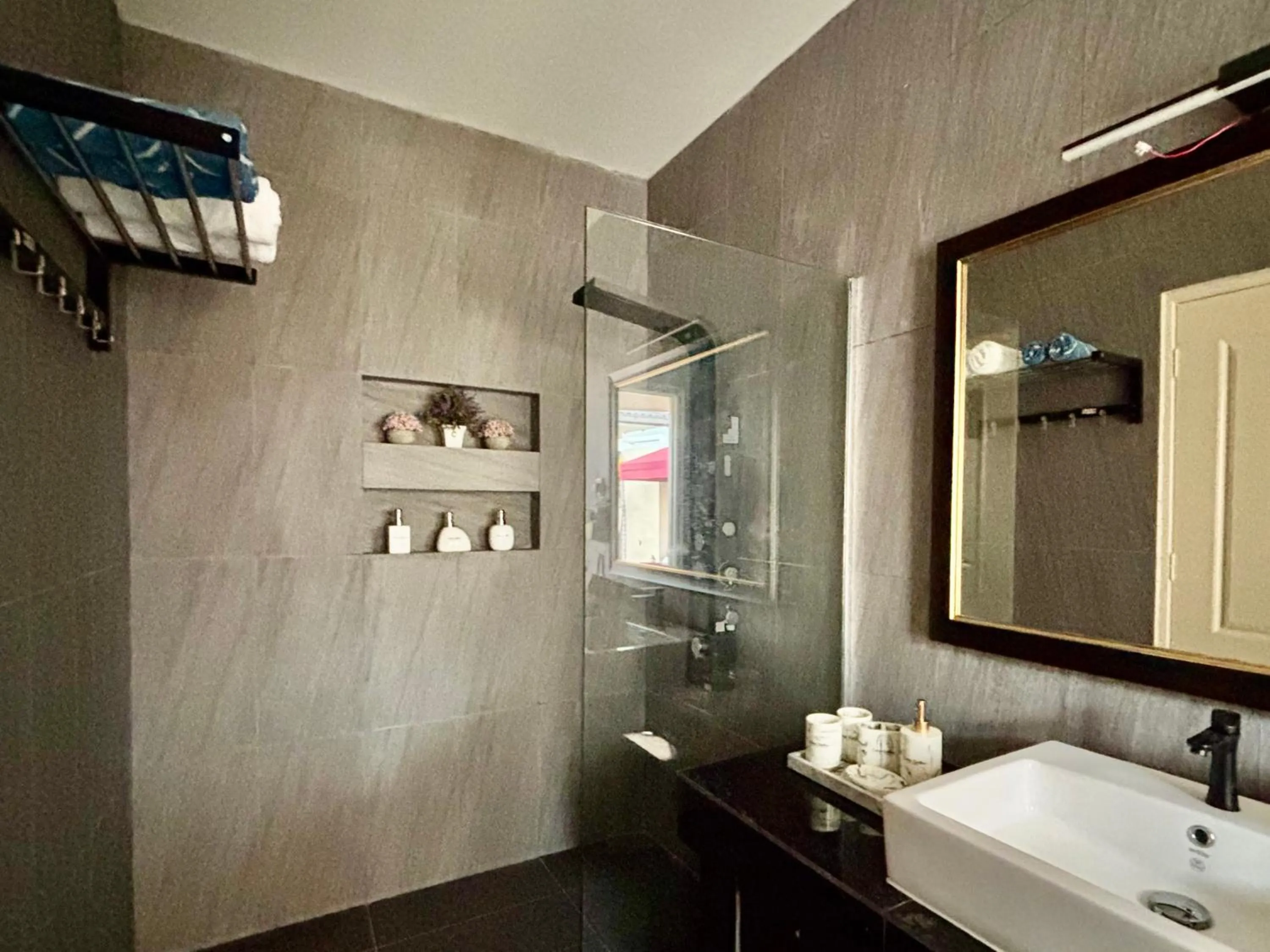 Shower in The Paddy Field - Private Pool Villas