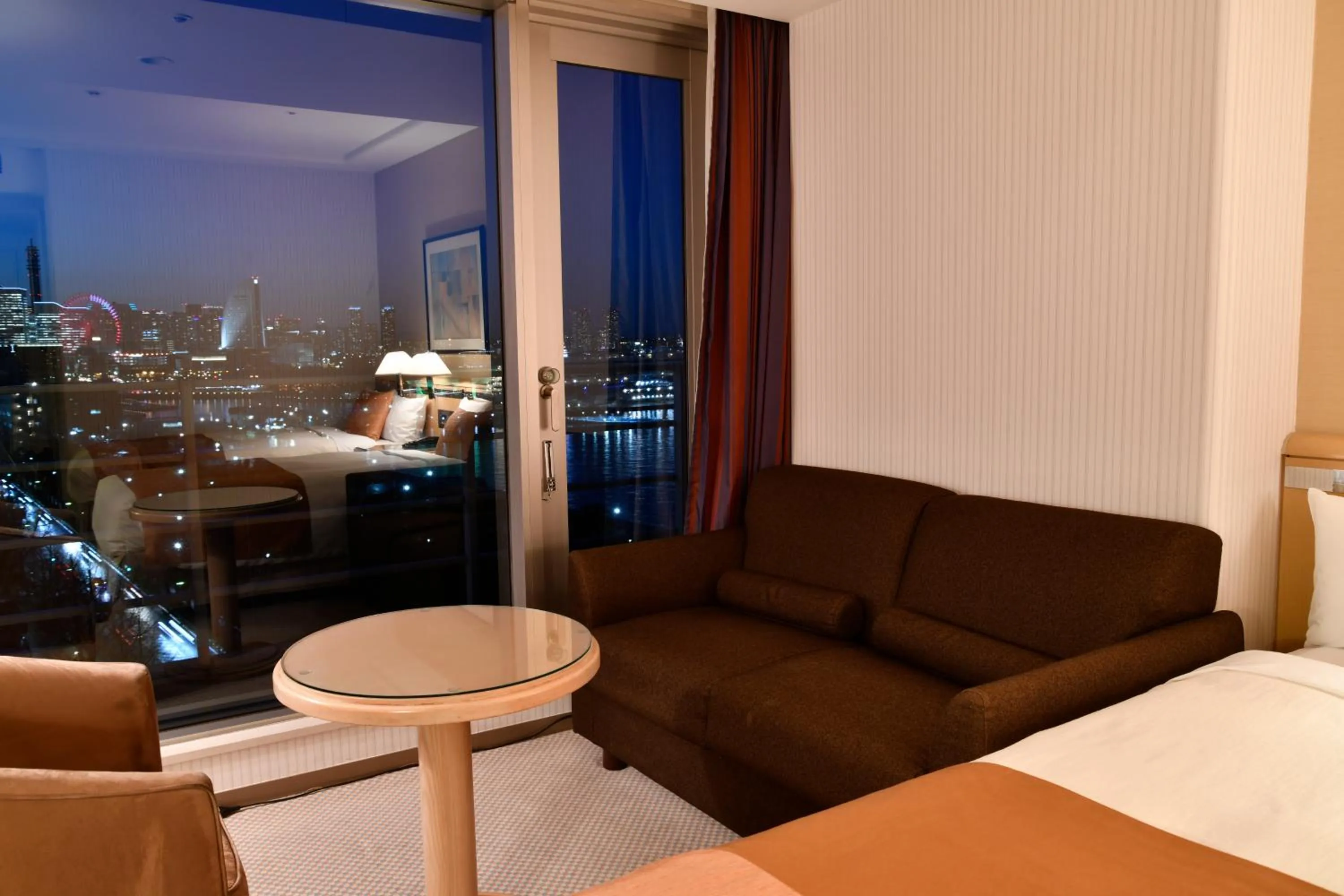 View (from property/room), Bed in Hotel New Grand