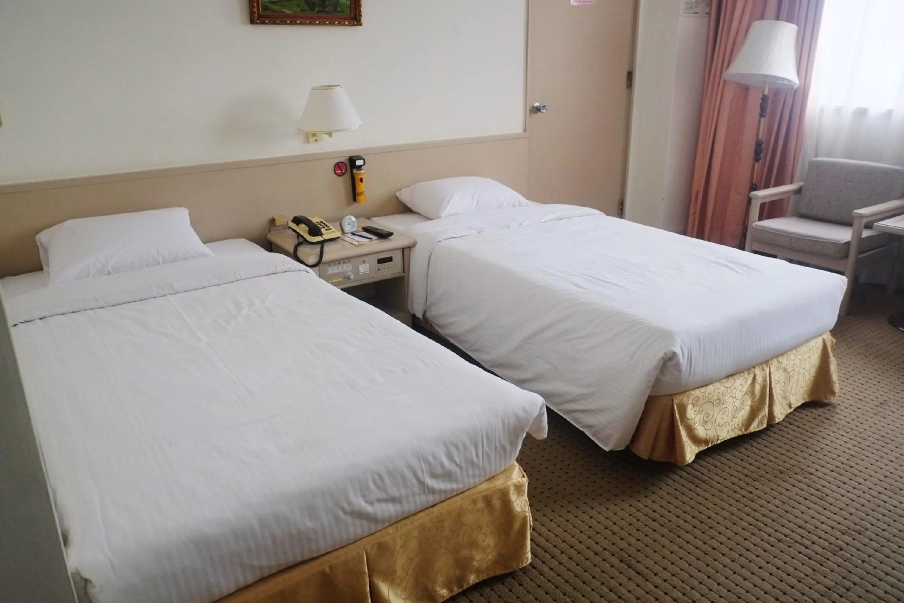 Bathroom, Bed in Emperor Hotel