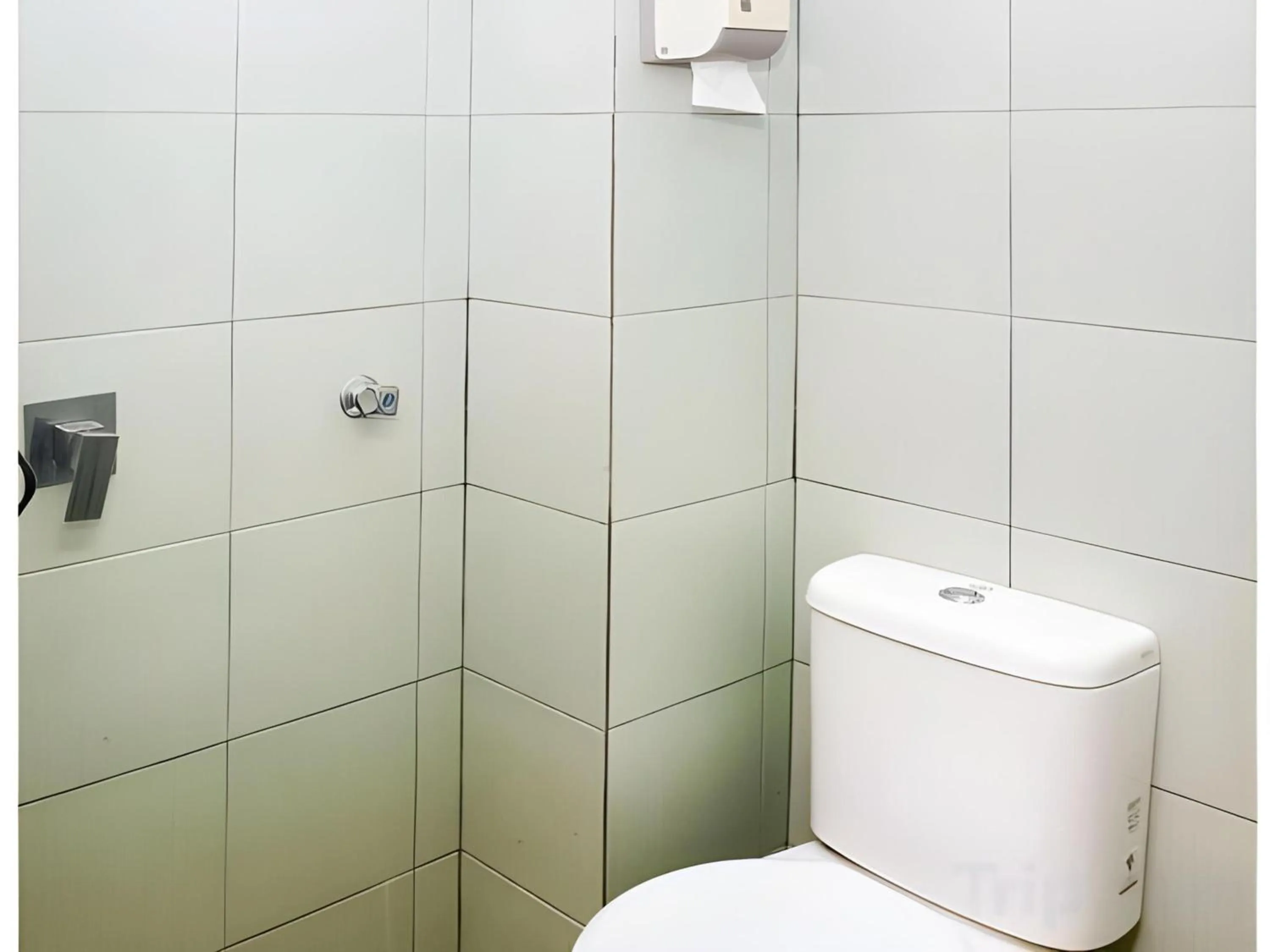 Bathroom in Hotel O Green Mango @ Sri Cemerlang