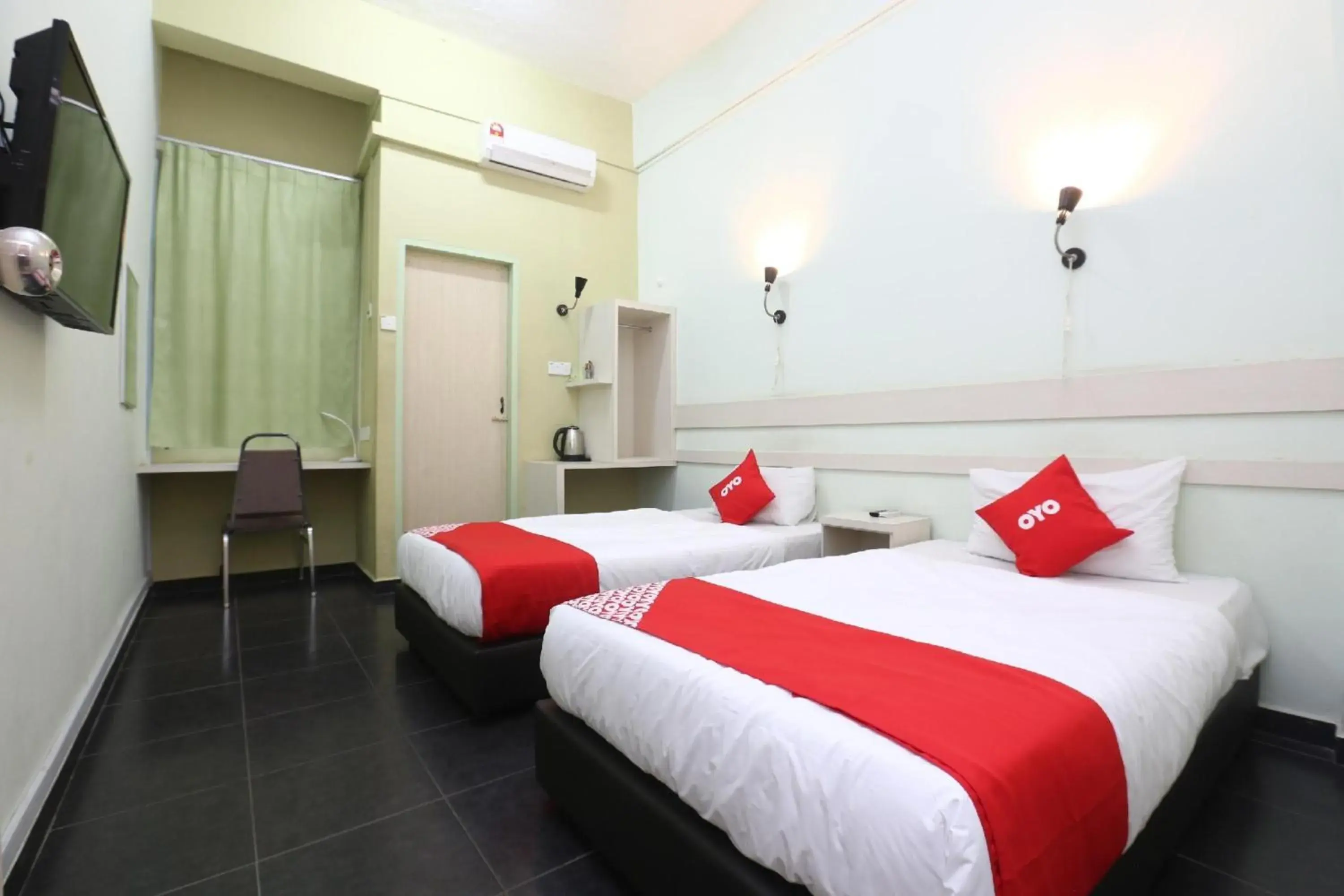 Deluxe Twin Room in Hotel O Green Mango @ Sri Cemerlang Deluxe Twin Room in Hotel O Green Mango @ Sri Cemerlang