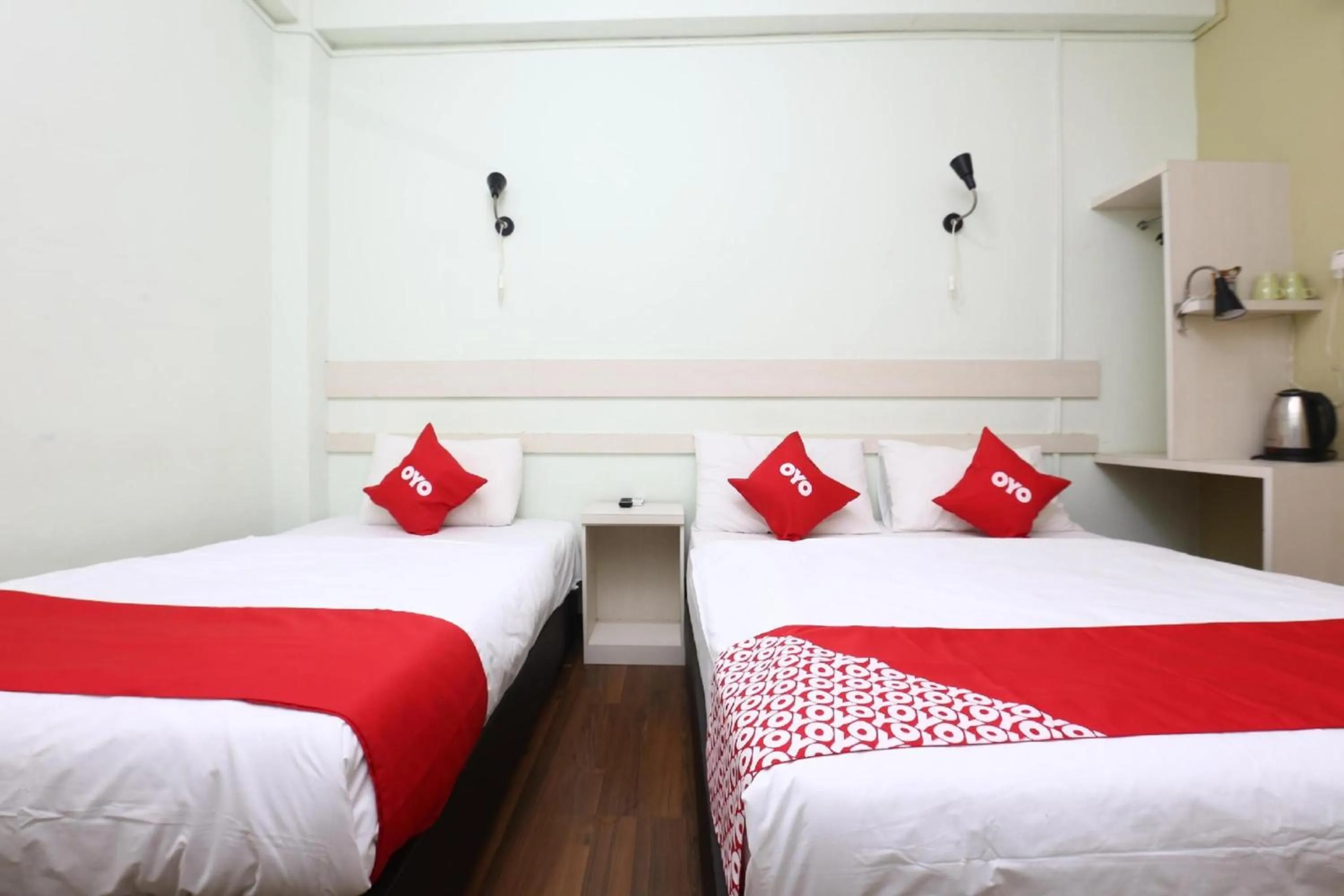 Photo of the whole room, Bed in Hotel O Green Mango @ Sri Cemerlang