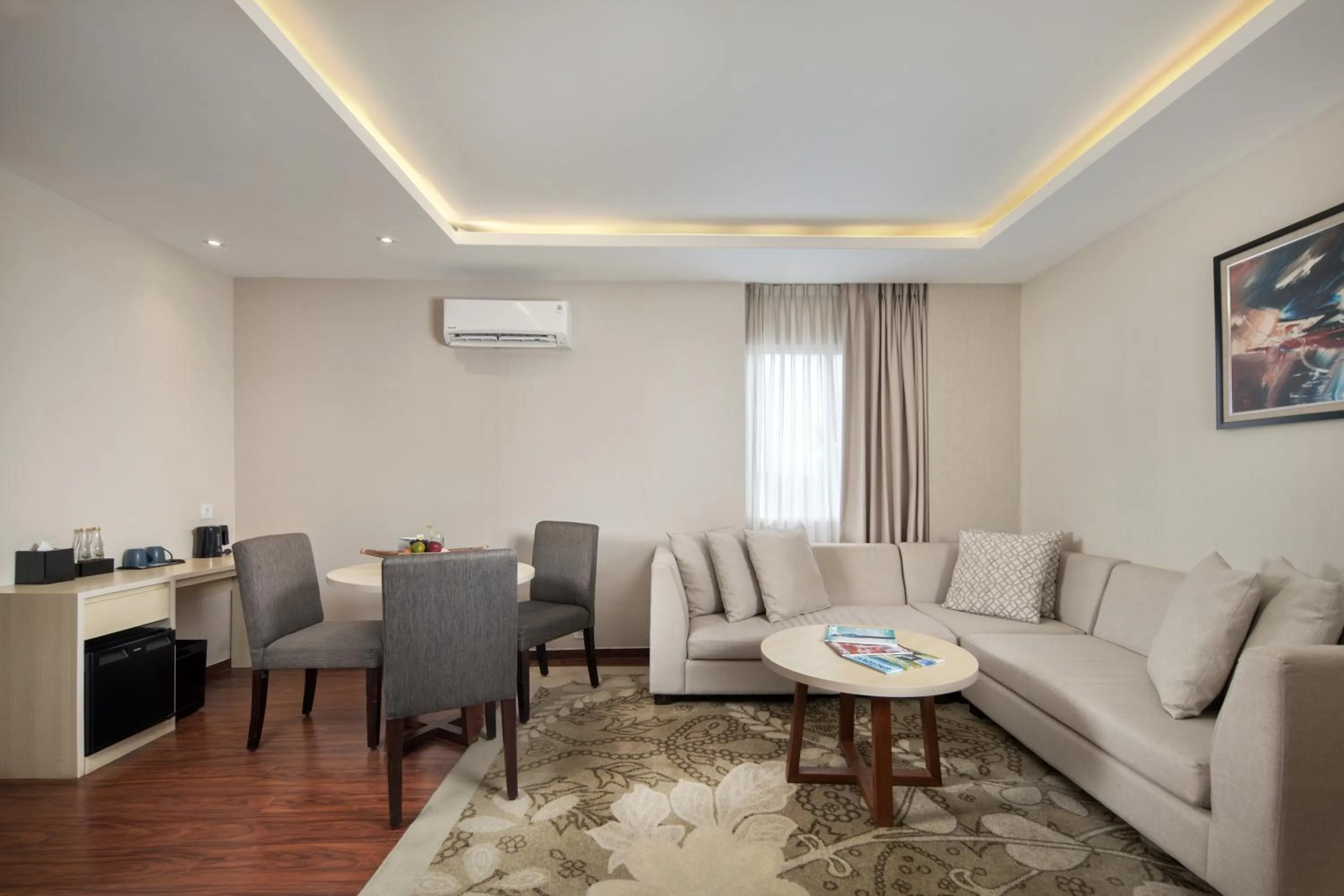 Coffee/tea facilities in Four Star by Trans Hotel