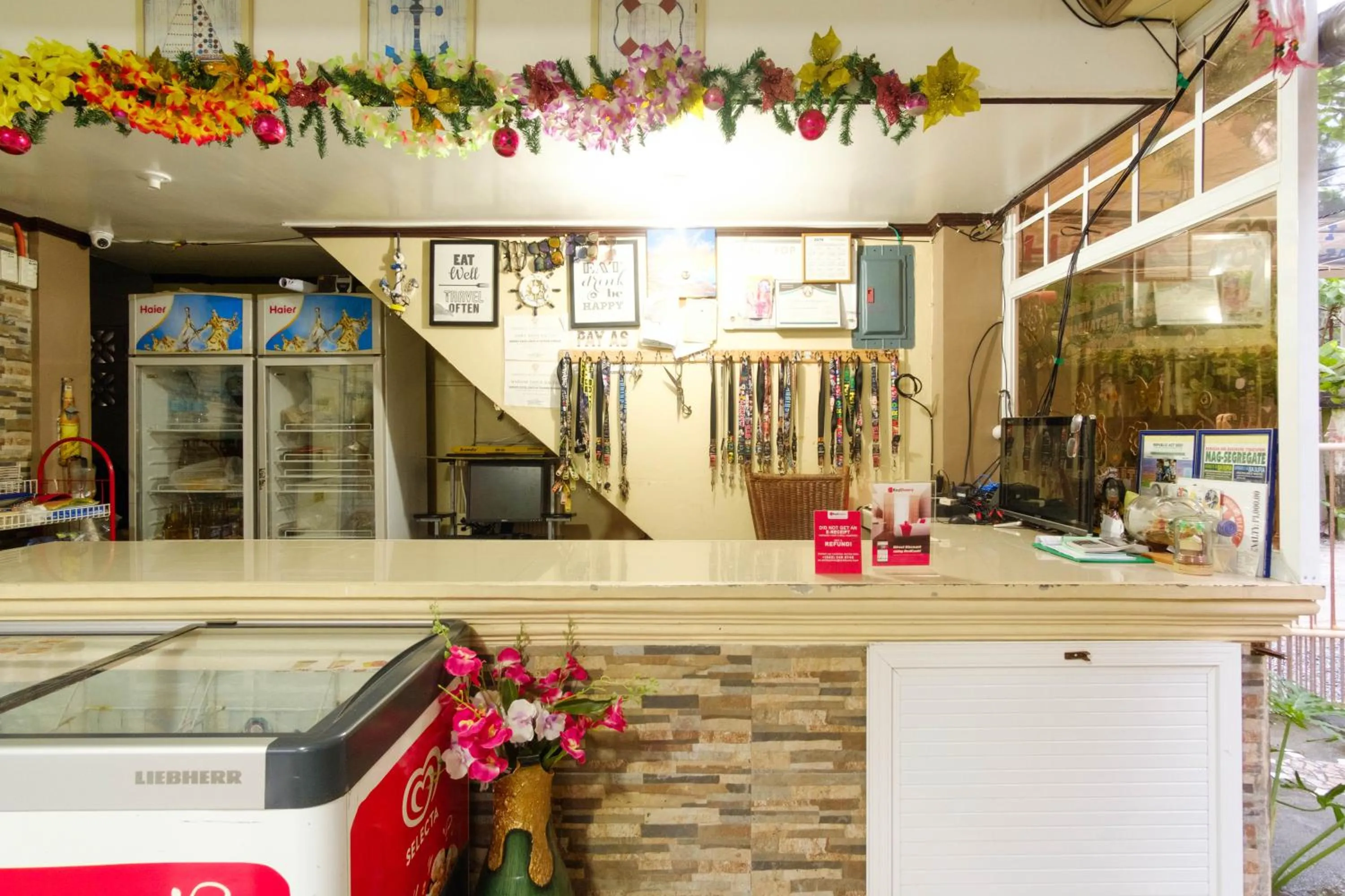 Lobby or reception in RedDoorz @ Prince JB Beach Resort Zambales