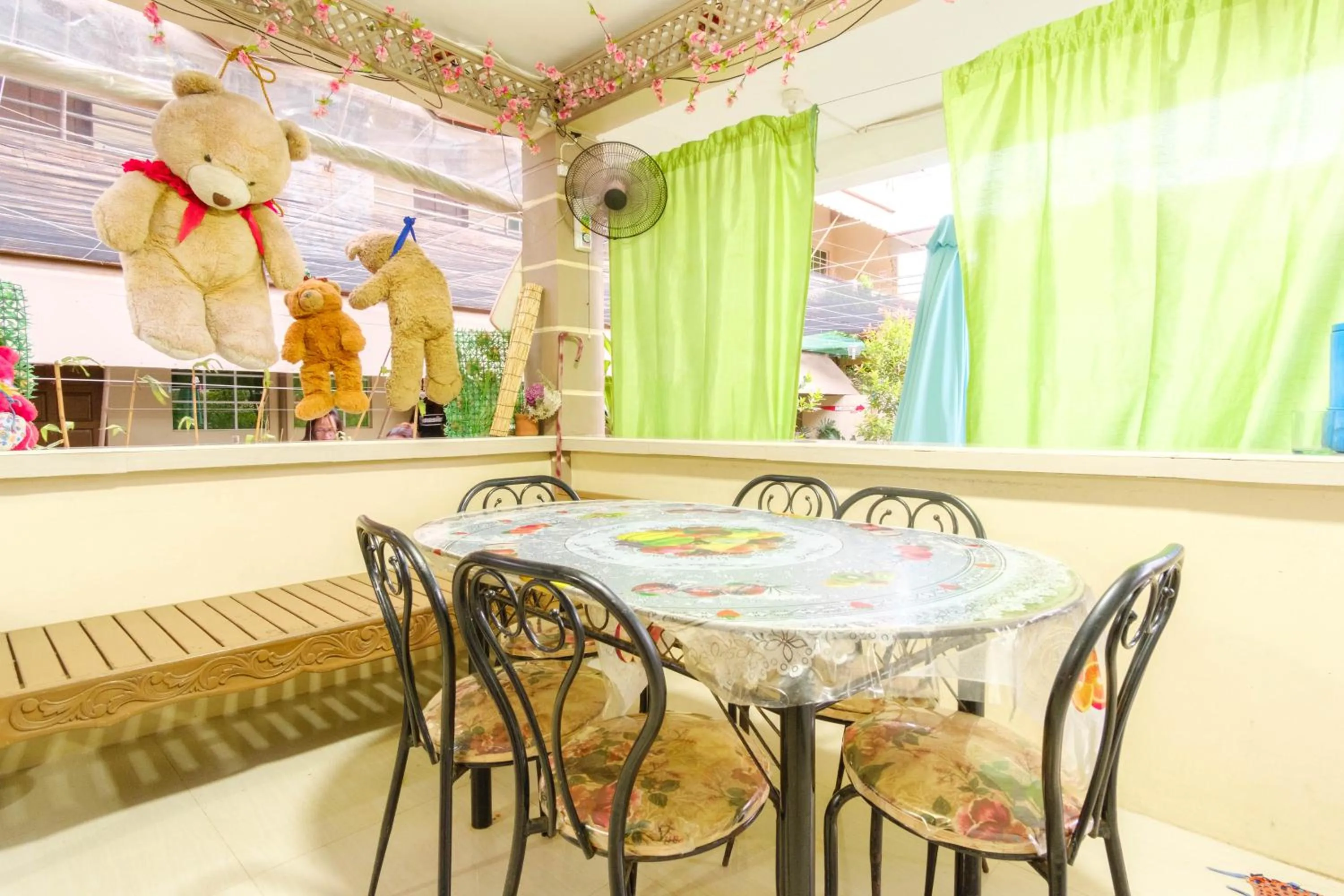 Area and facilities, Dining Area in RedDoorz @ Prince JB Beach Resort Zambales