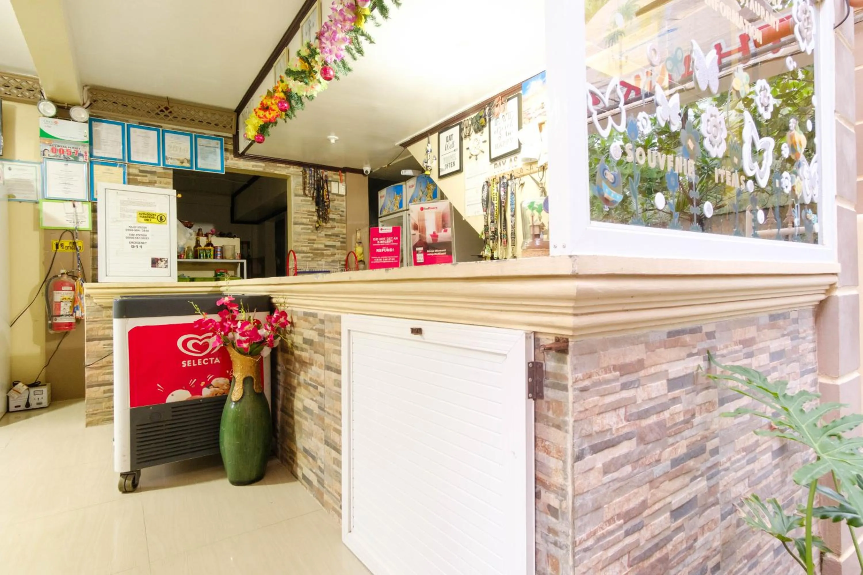 Lobby or reception, Lobby/Reception in RedDoorz @ Prince JB Beach Resort Zambales