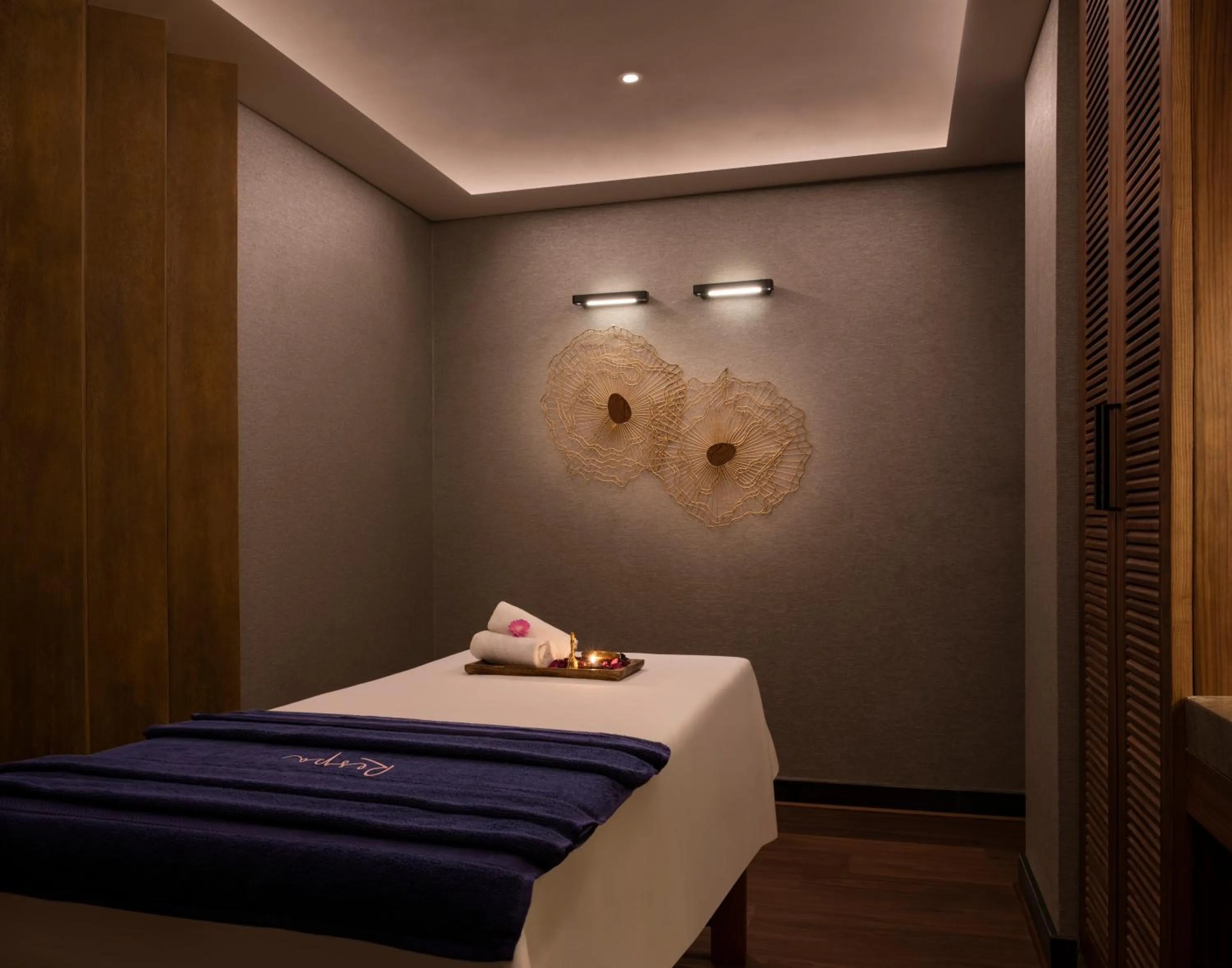 Massage, Bed in The Residency Towers Puducherry