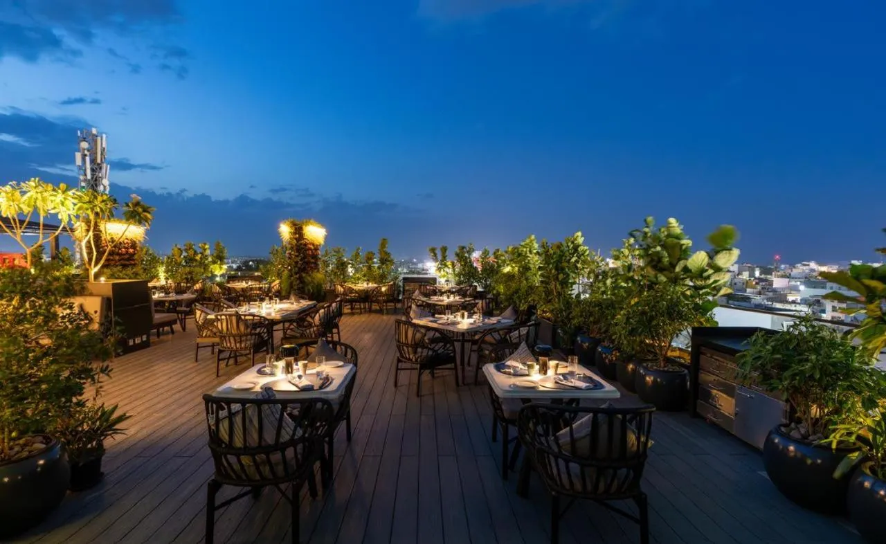 Restaurant/places to eat in The Residency Towers Puducherry