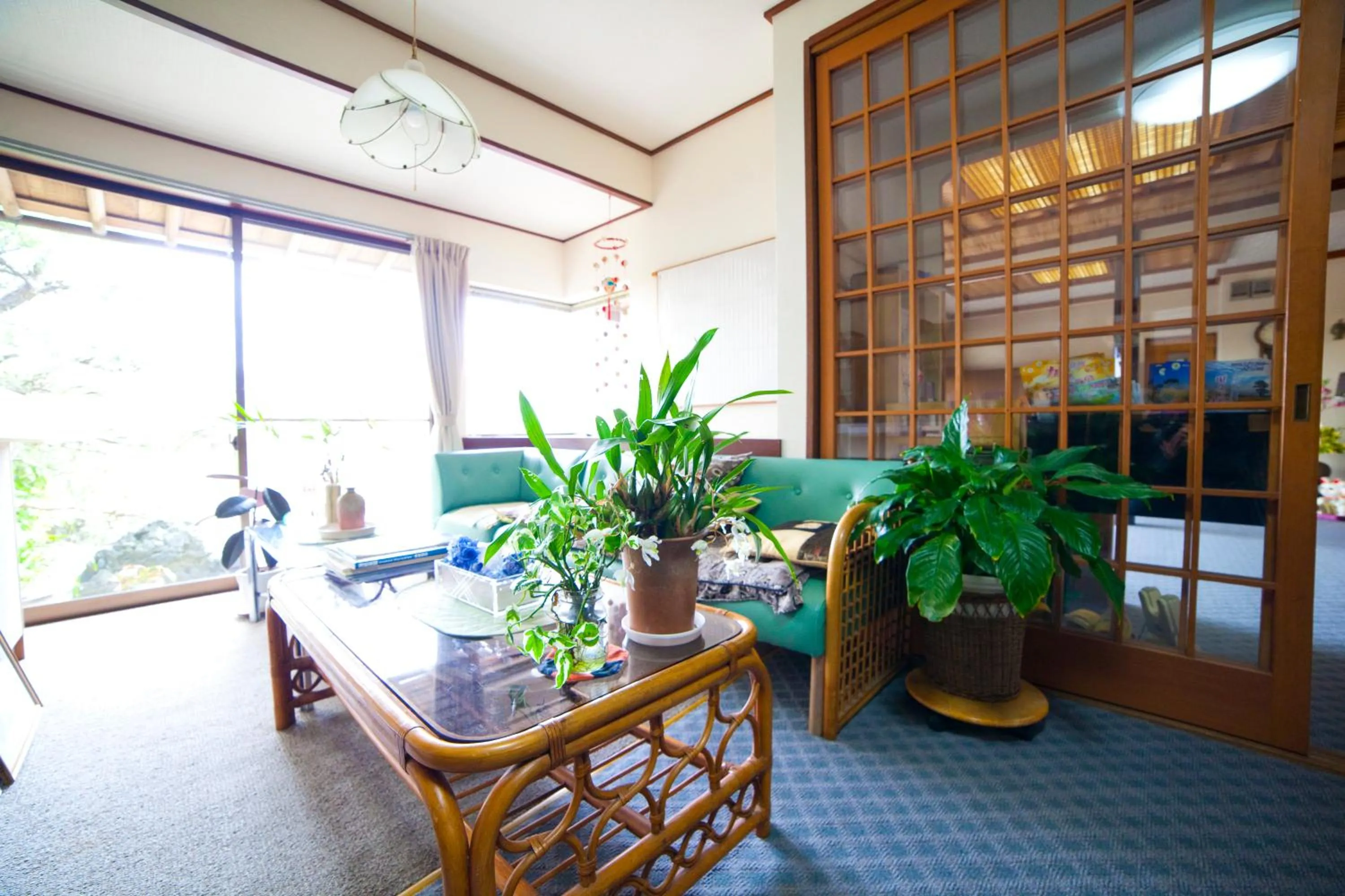 Communal lounge/ TV room in Hinodeya