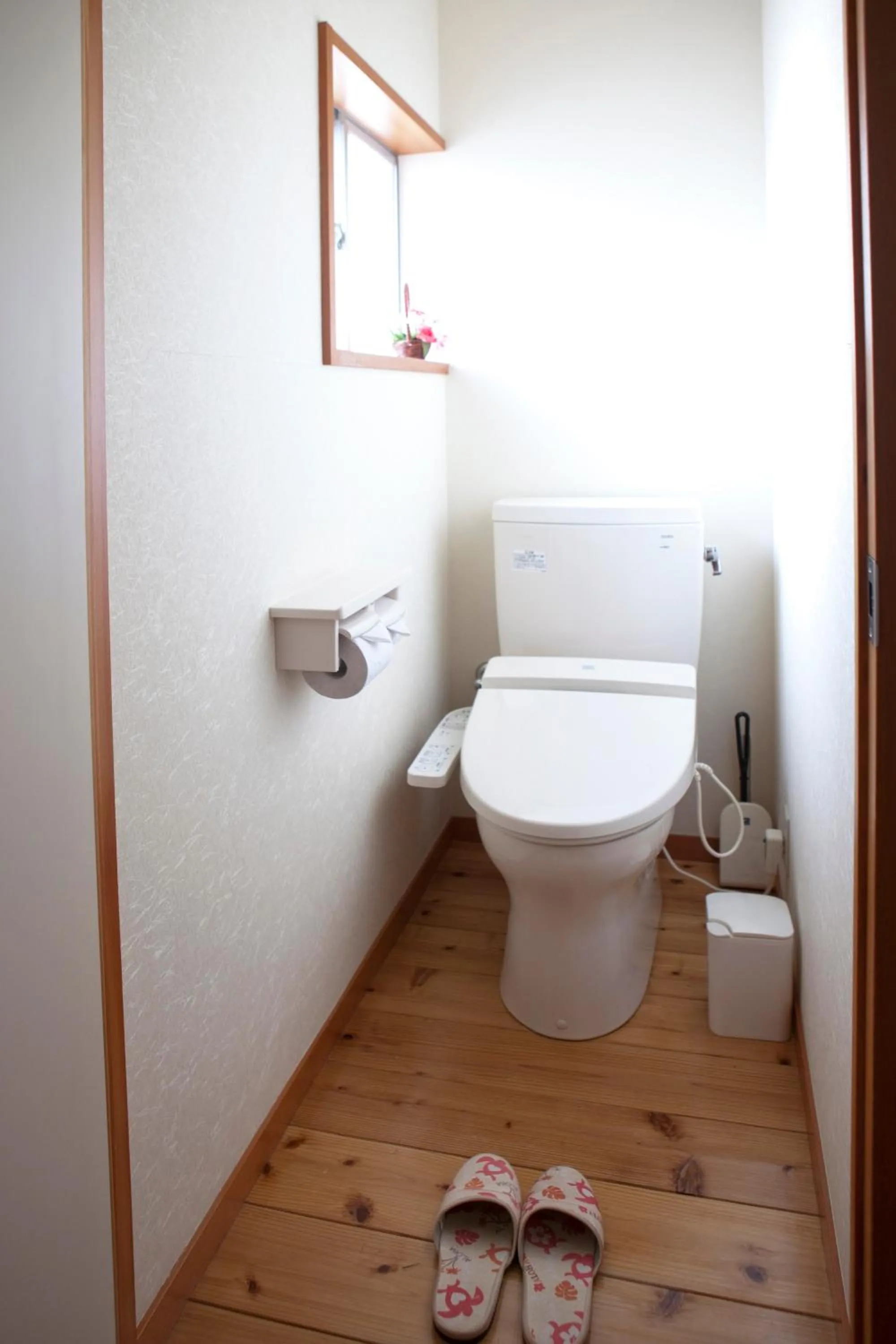 Toilet in Hinodeya