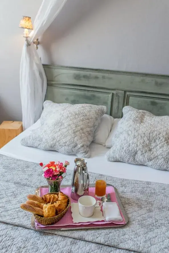 Comfort Plus Double Room in Hôtel du Parc Comfort Plus Double Room in Hôtel du Parc