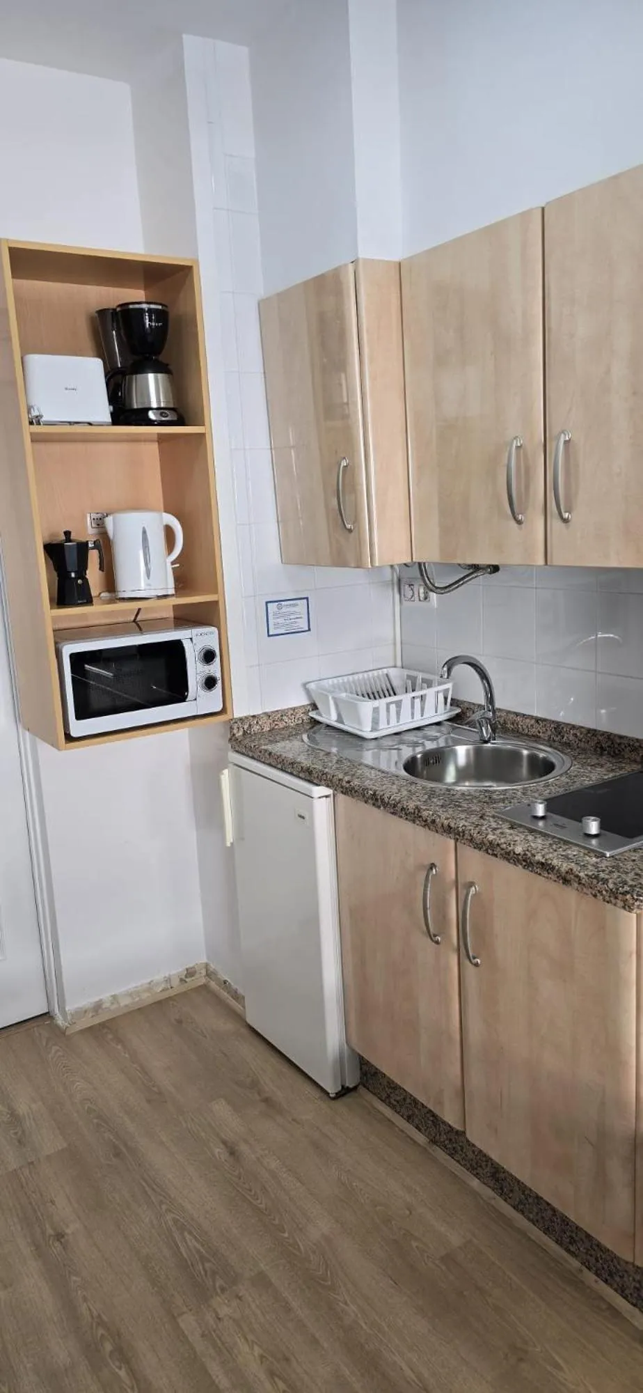 Kitchen or kitchenette in Candisol Cozy Inns