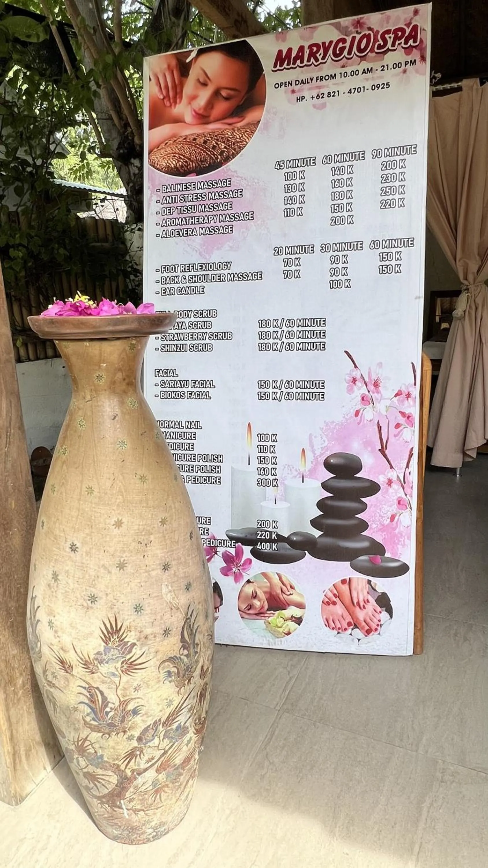 Text overlay in Marygio Gili Resort