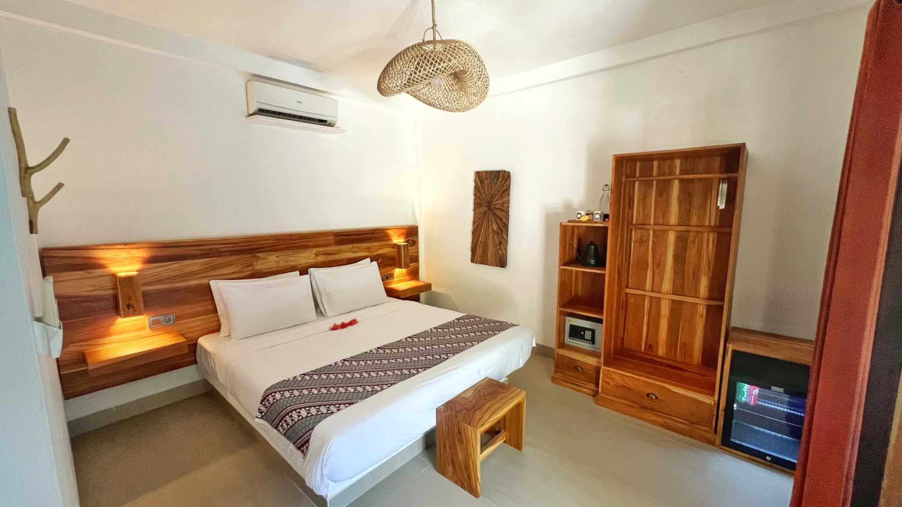 minibar, Bed in Marygio Gili Resort