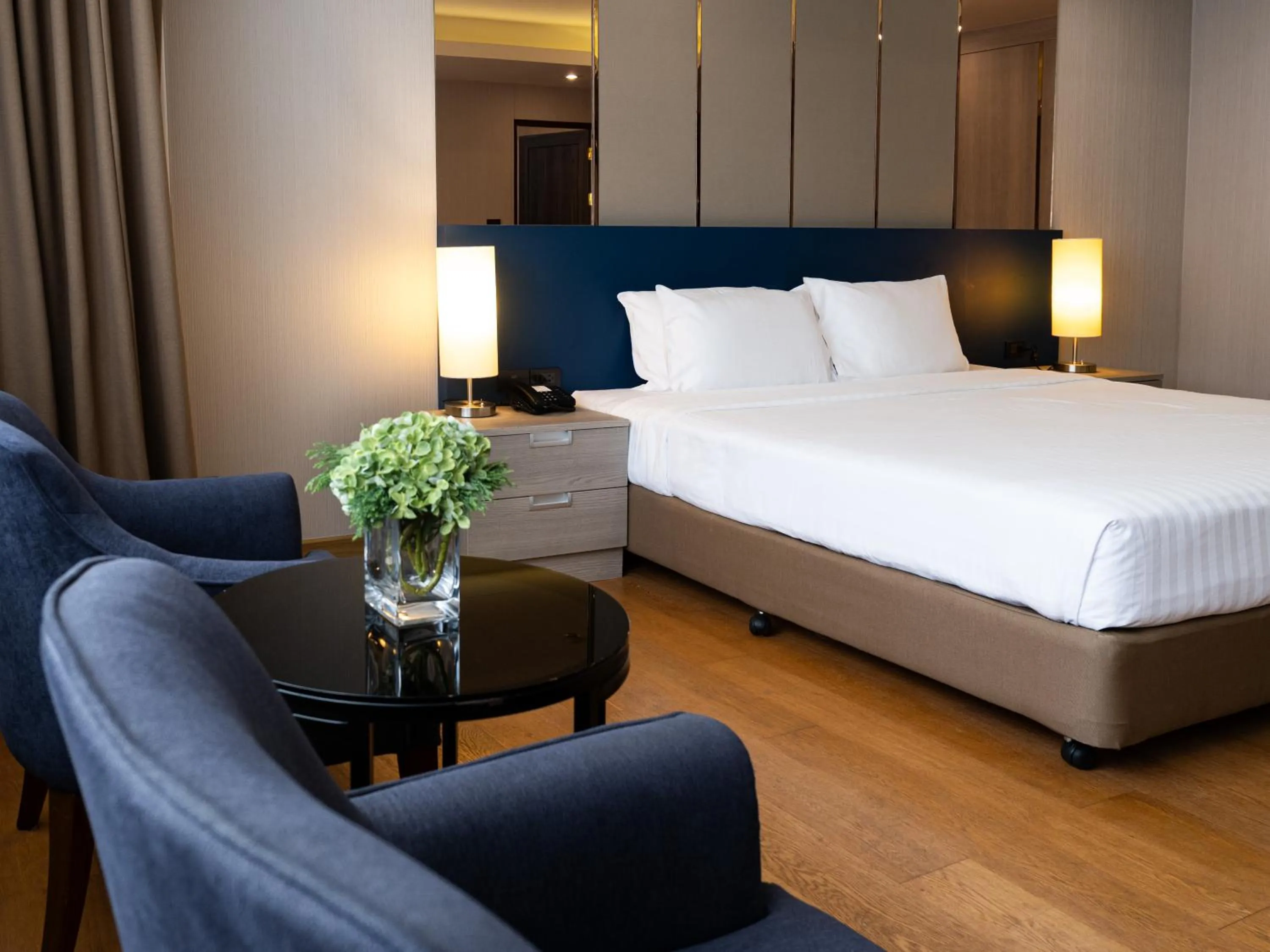 Bedroom, Bed in Rembrandt Residences Bangkok