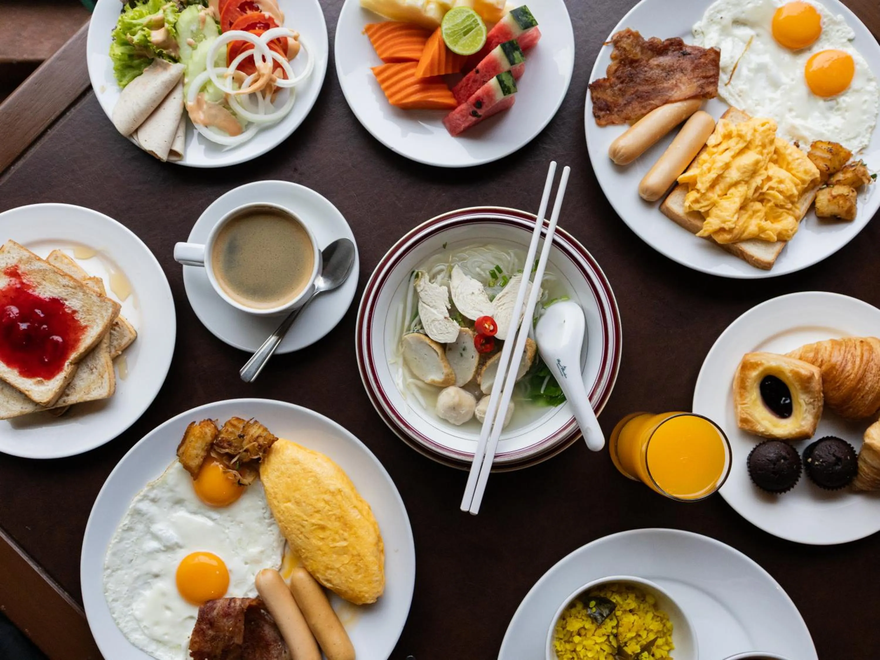 Restaurant/places to eat in Rembrandt Residences Bangkok