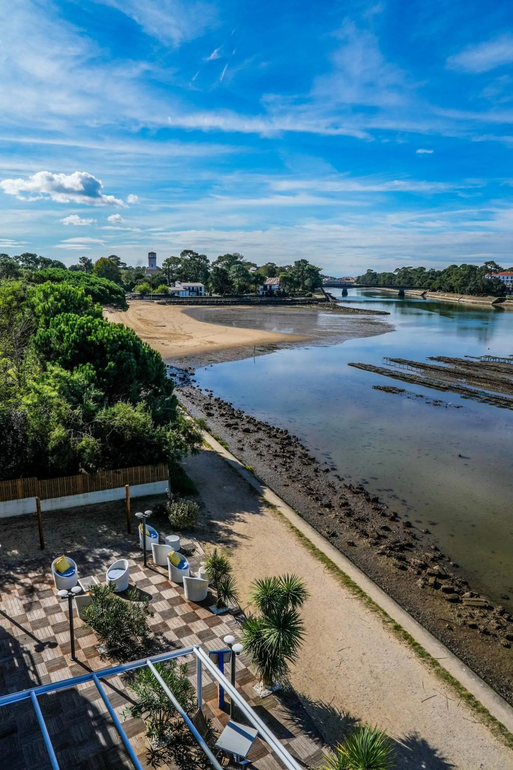 Day in Hotel Le Pavillon Bleu