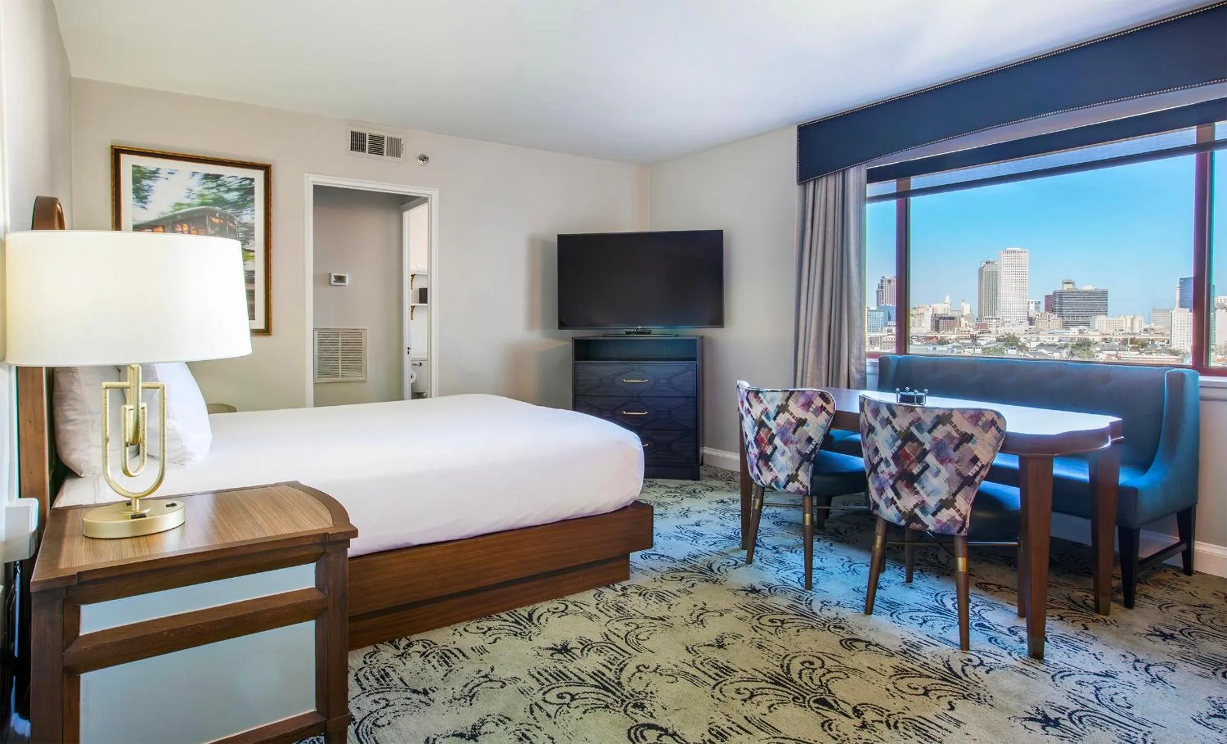 Photo of the whole room, Bed in Club Wyndham Avenue Plaza