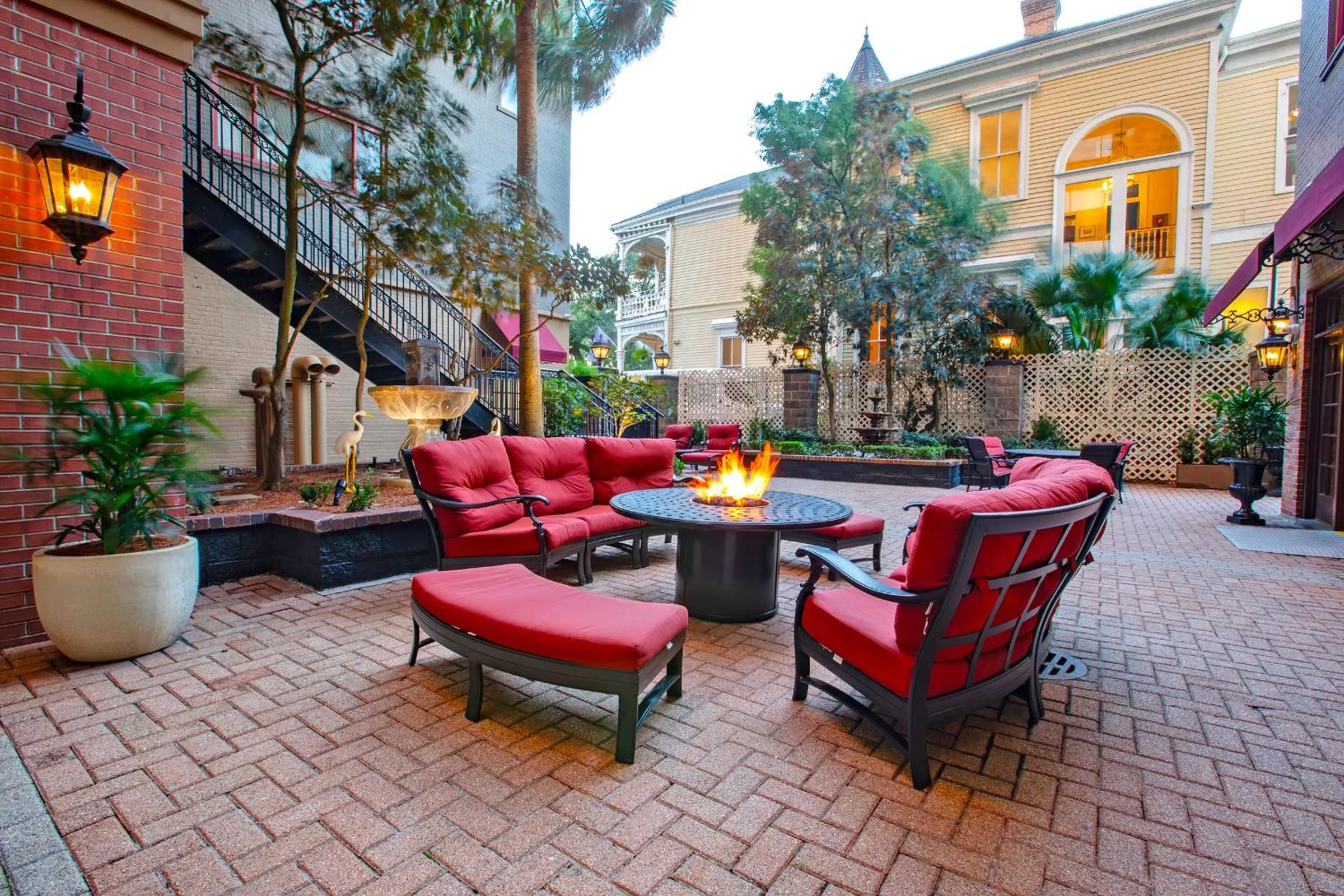 Inner courtyard view in Club Wyndham Avenue Plaza