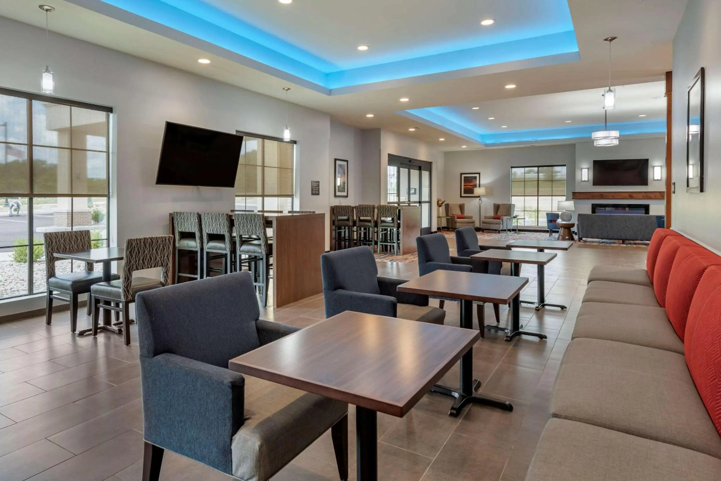 Restaurant/places to eat in Comfort Suites Dry Ridge