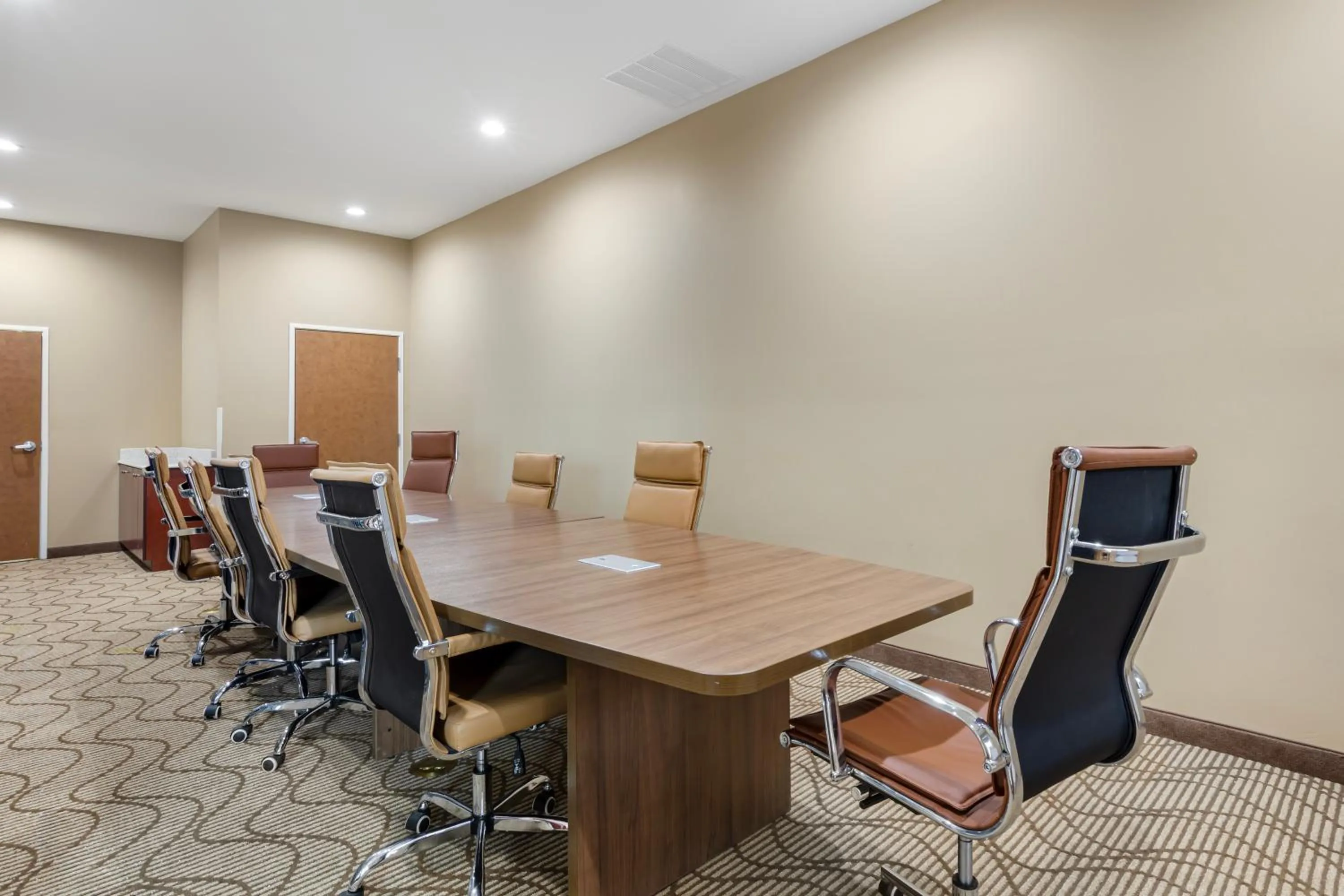 Meeting/conference room in Comfort Suites Greensboro-High Point