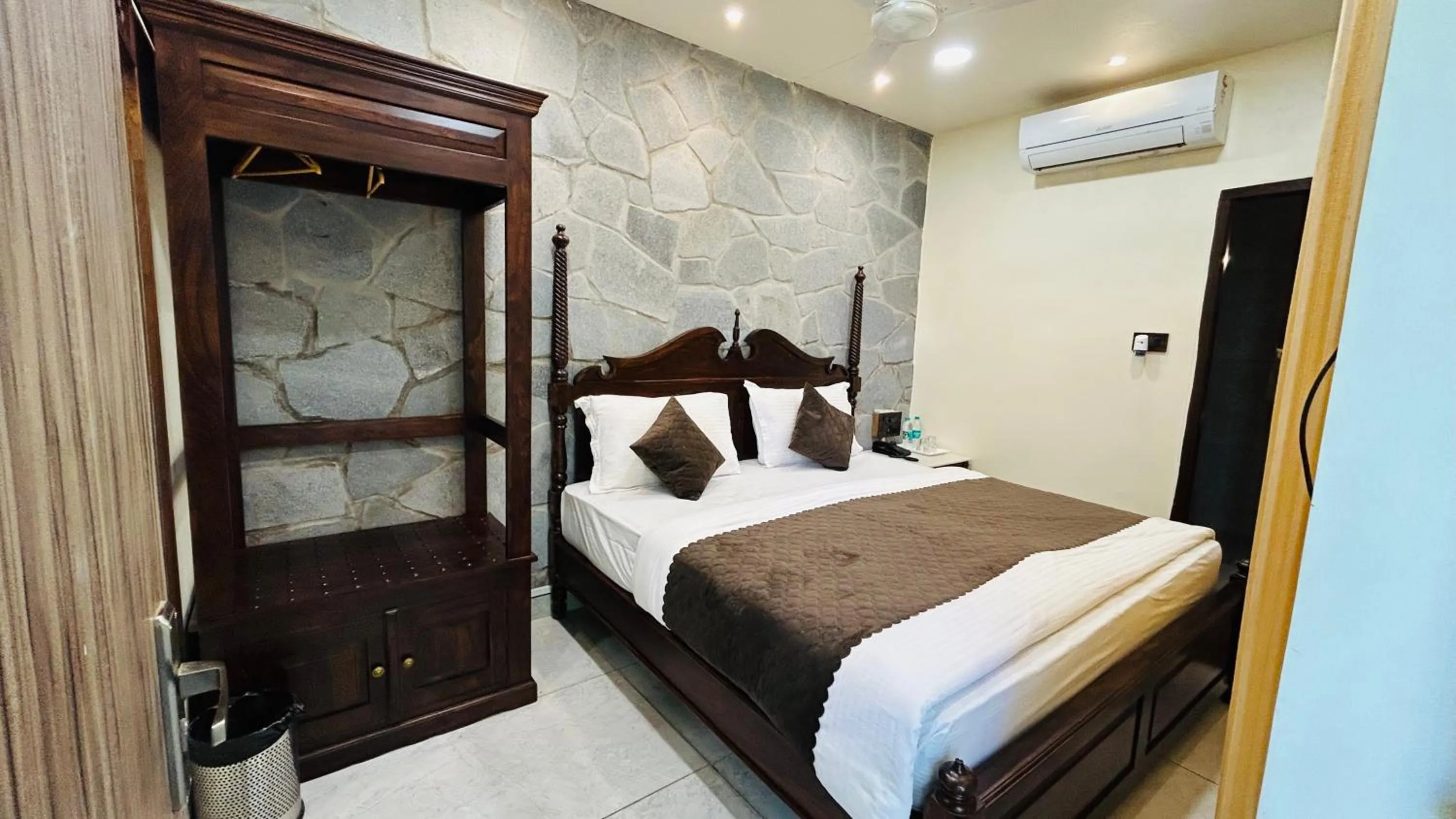 Bed in Hari Niwas - A Boutique Garden Resort Mount Abu