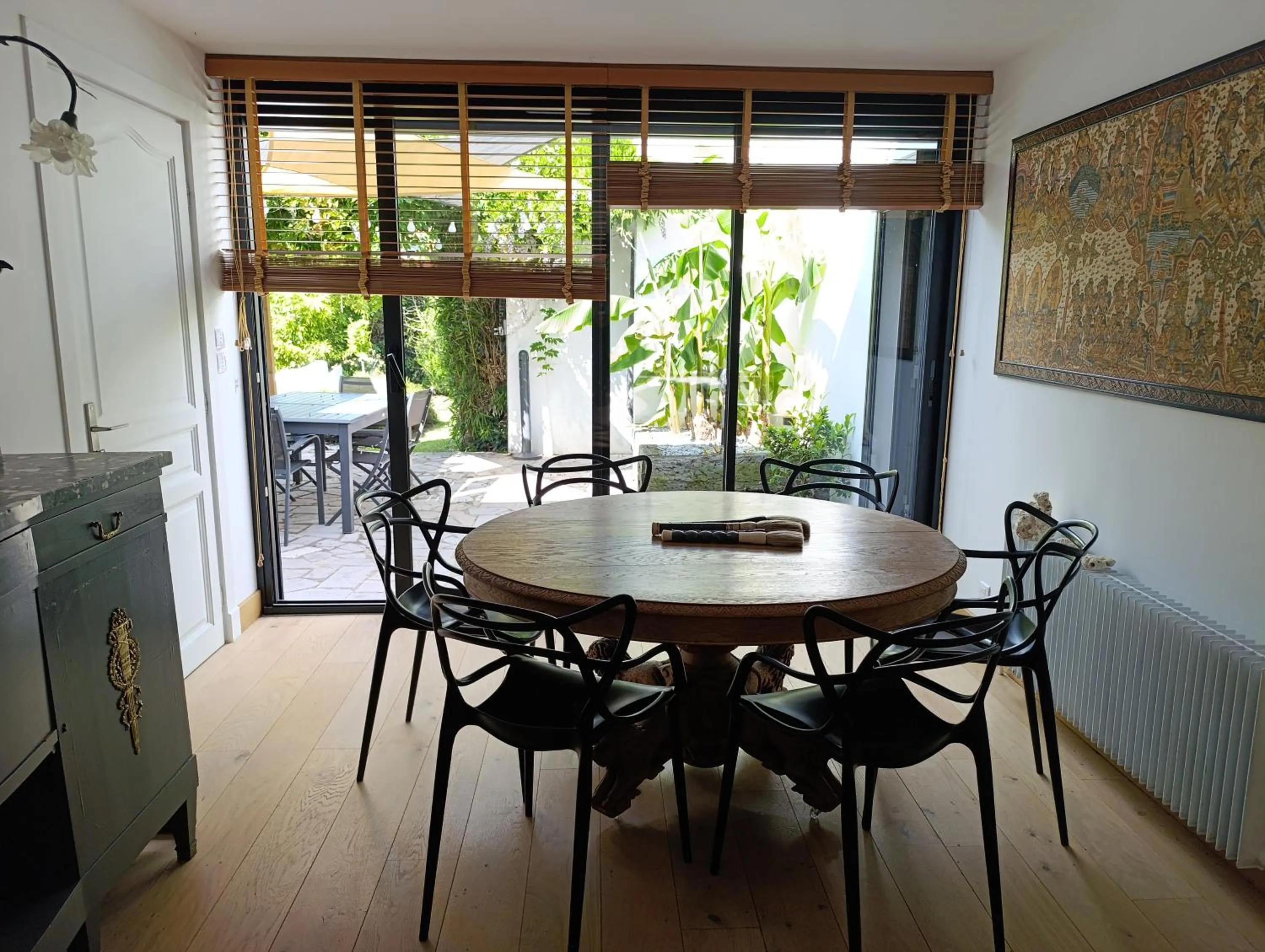 Dining area in Chambres d'hôtes La Tribu