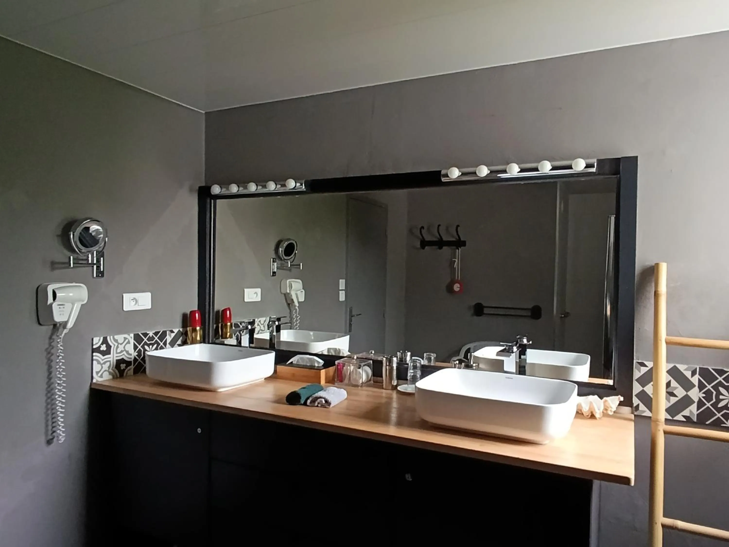 Bathroom in Chambres d'hôtes La Tribu