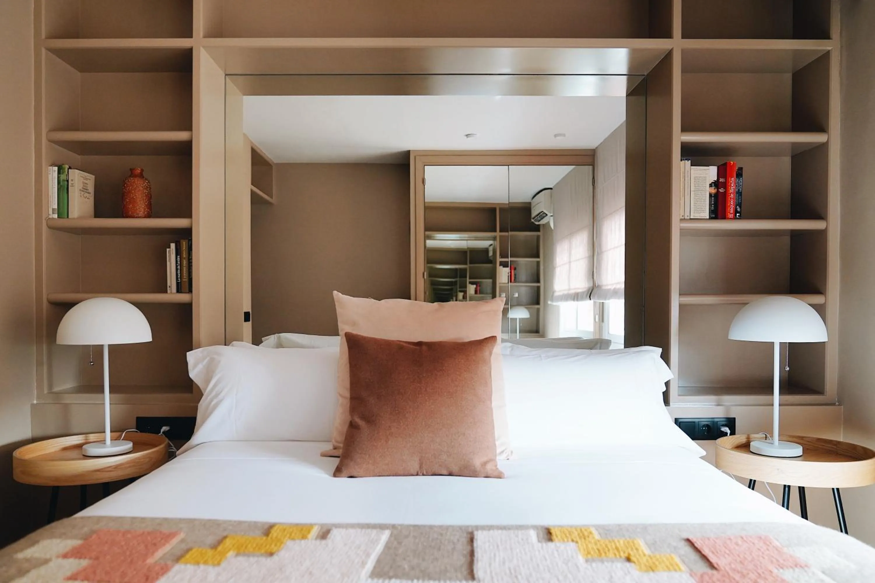 Photo of the whole room, Bed in Isabella's House