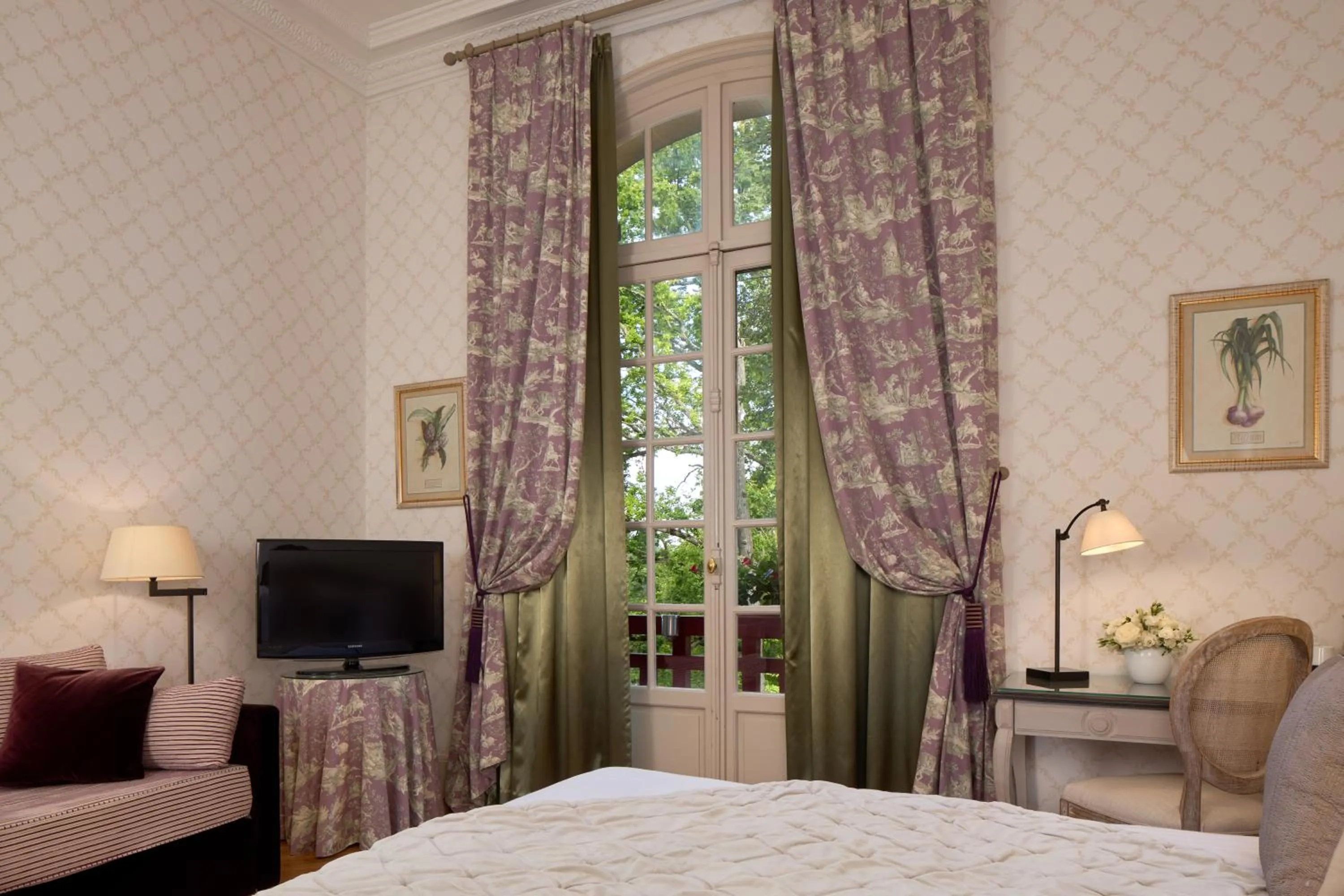 Bed in Le Château de la Tour