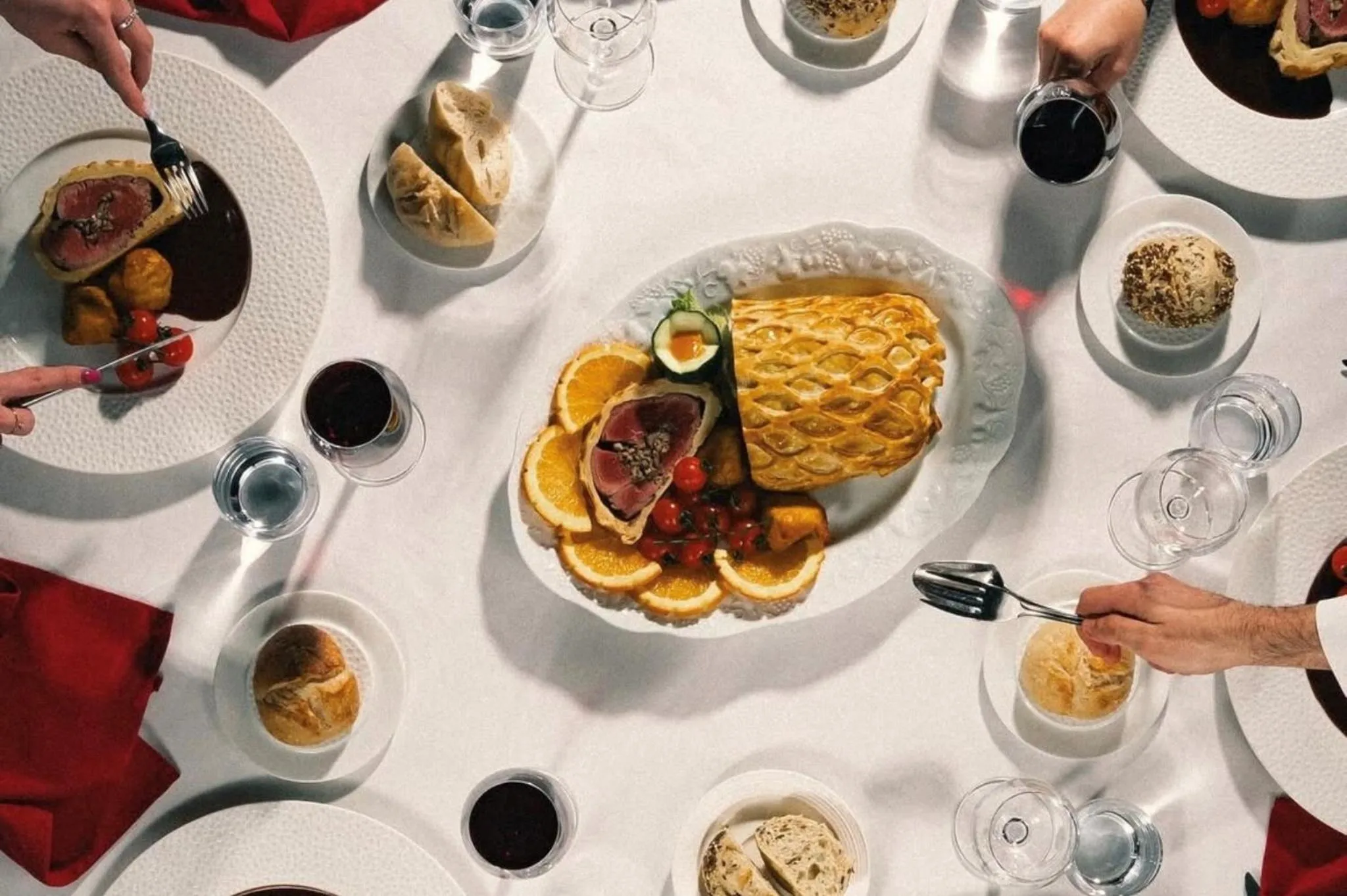 Restaurant/places to eat in Le Château de la Tour