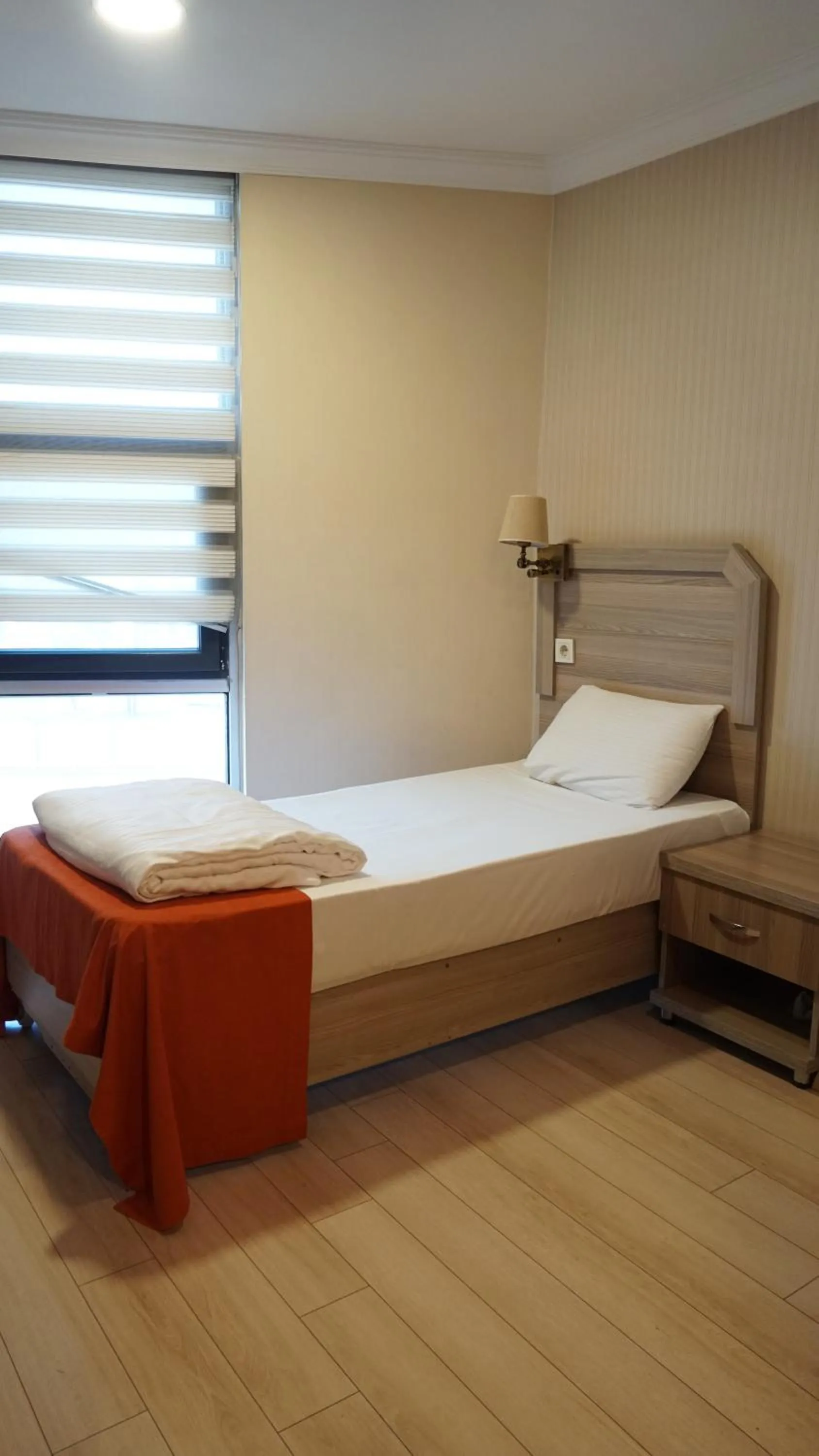 Bed in World Point Hotel Besyol