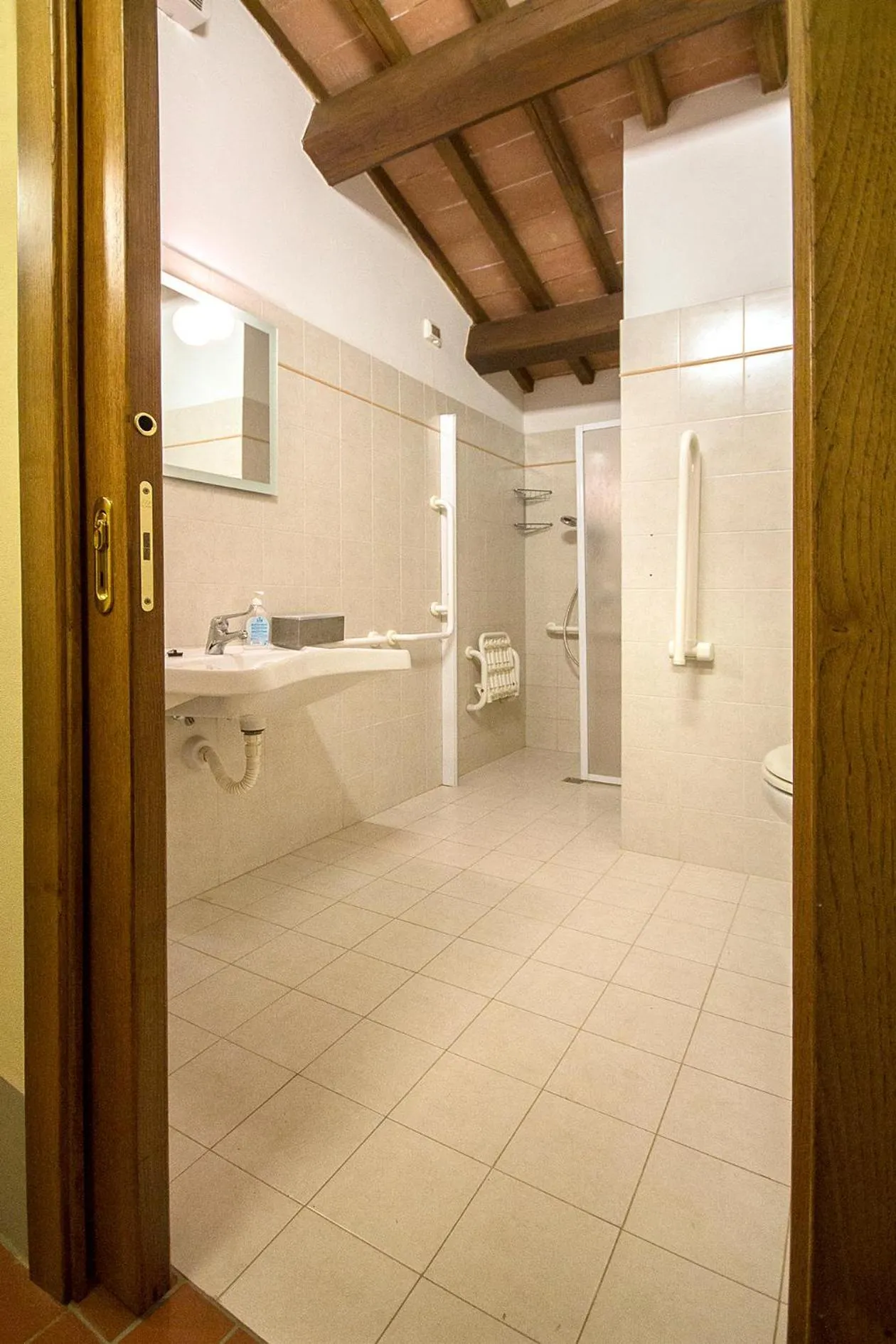 Shower in Casa di Zela