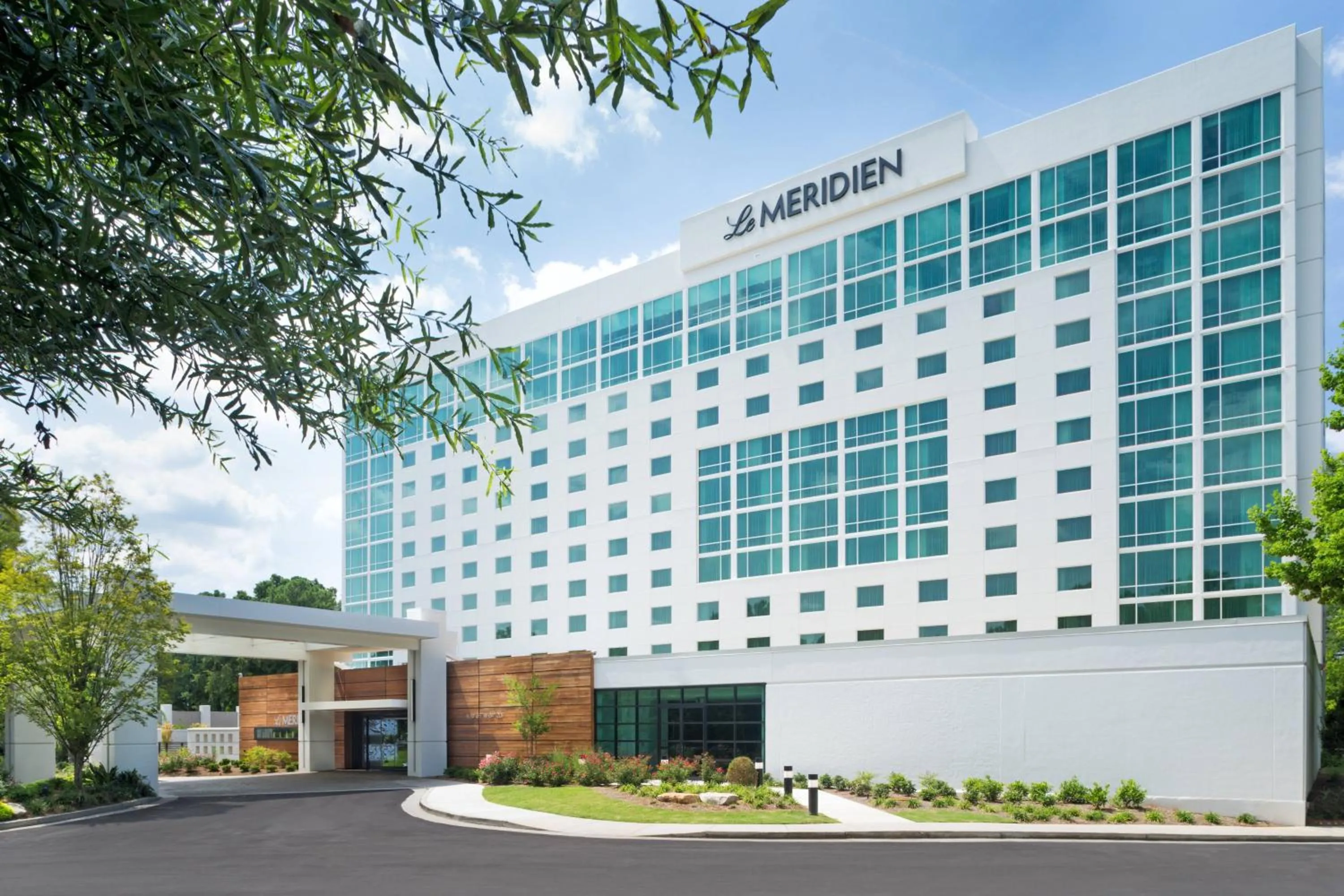Property building in Le Meridien Atlanta Perimeter
