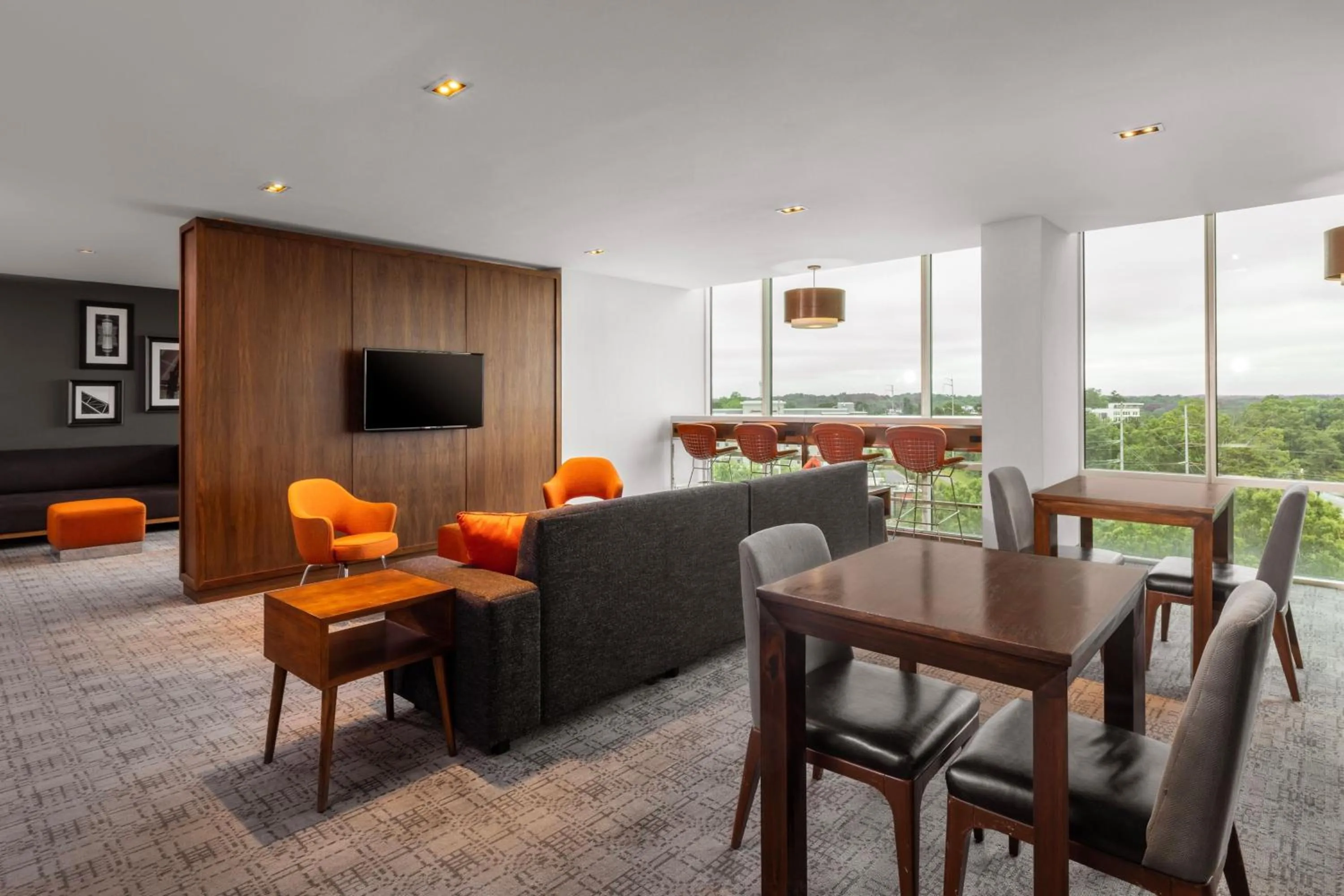 Lounge or bar in Le Meridien Atlanta Perimeter