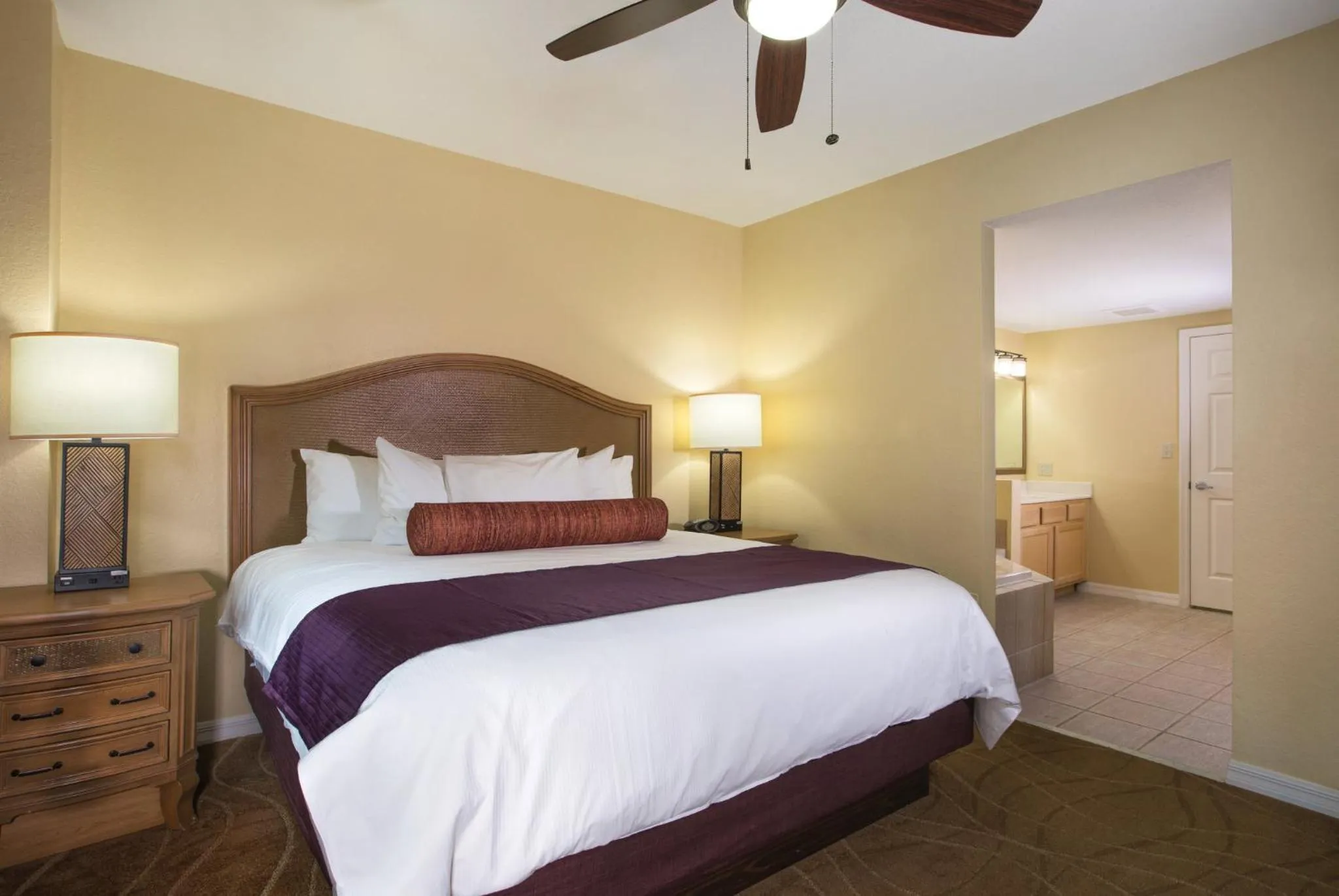 Bedroom, Bed in Club Wyndham Palm-Aire