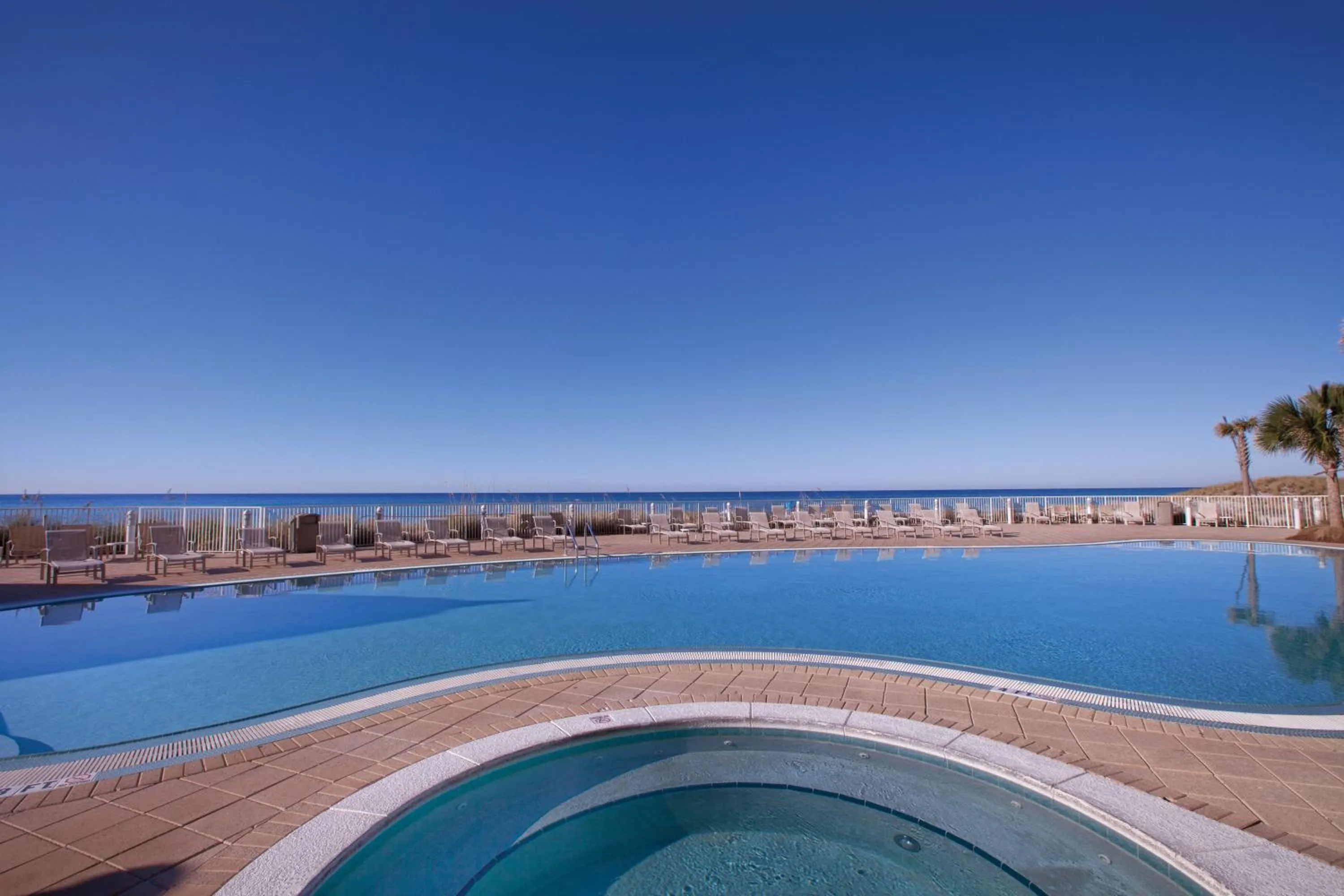 Swimming pool in Club Wyndham Panama City Beach
