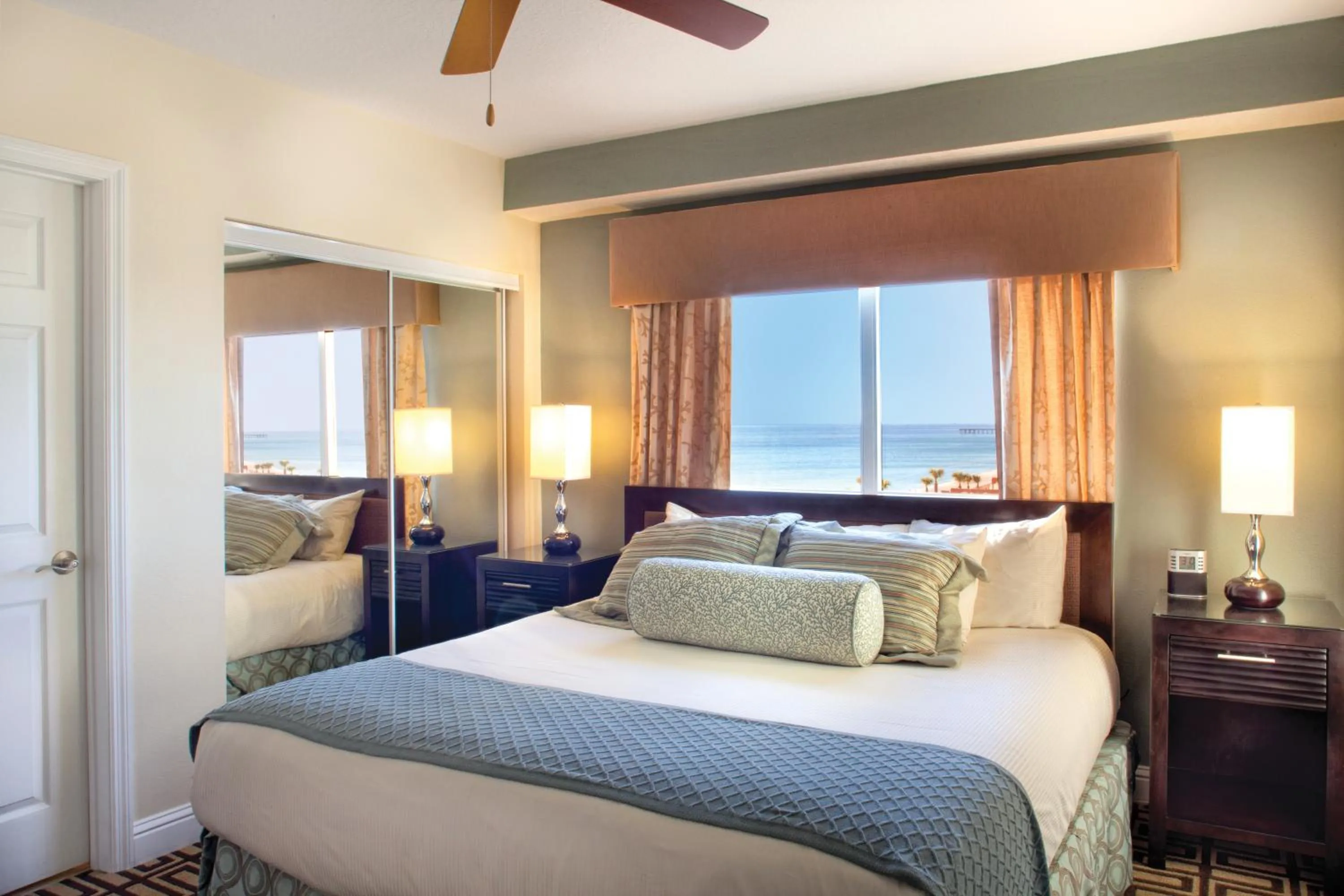 Bedroom, Bed in Club Wyndham Panama City Beach