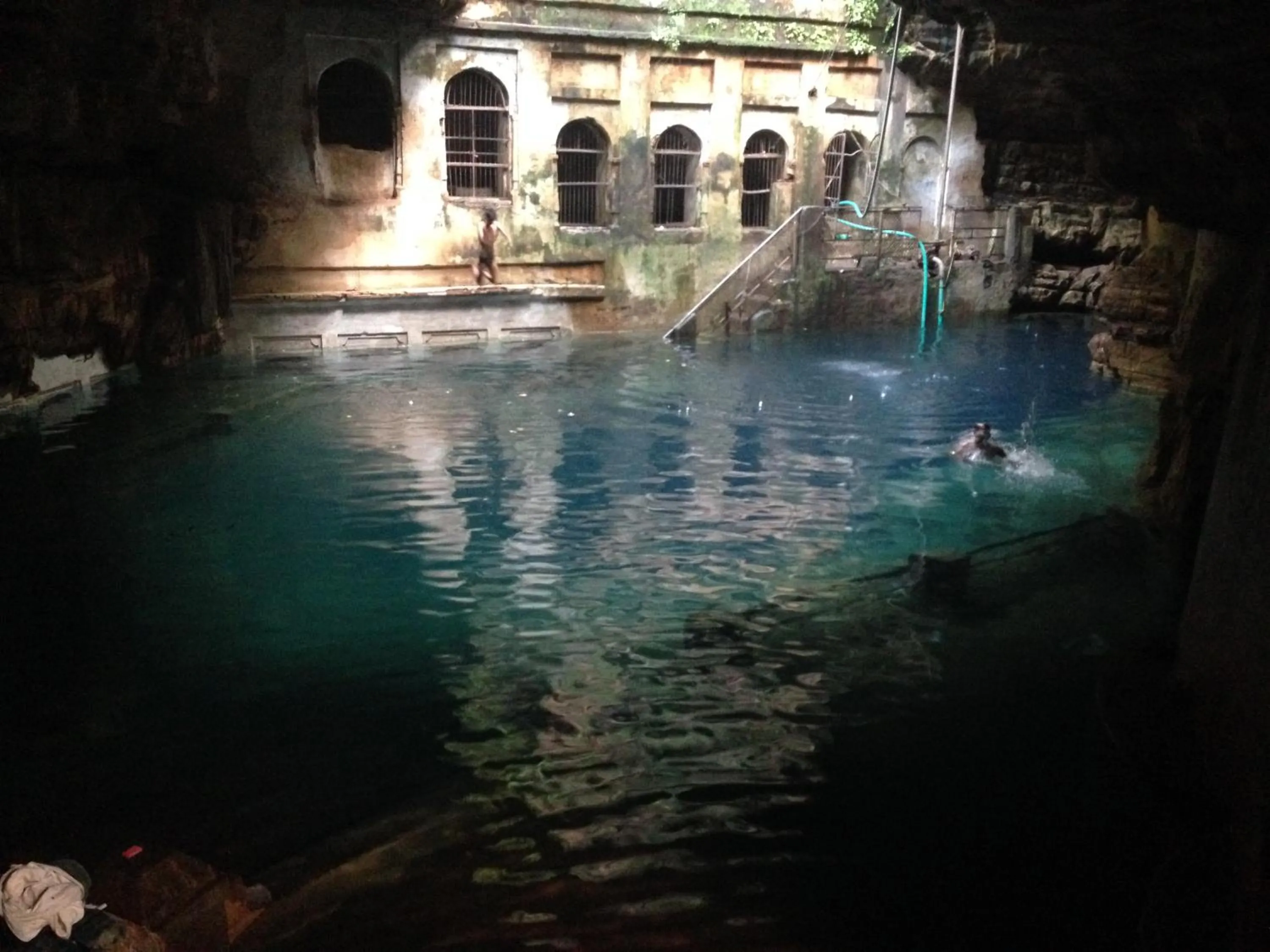 Hot Spring Bath in Hotel isabel Palace
