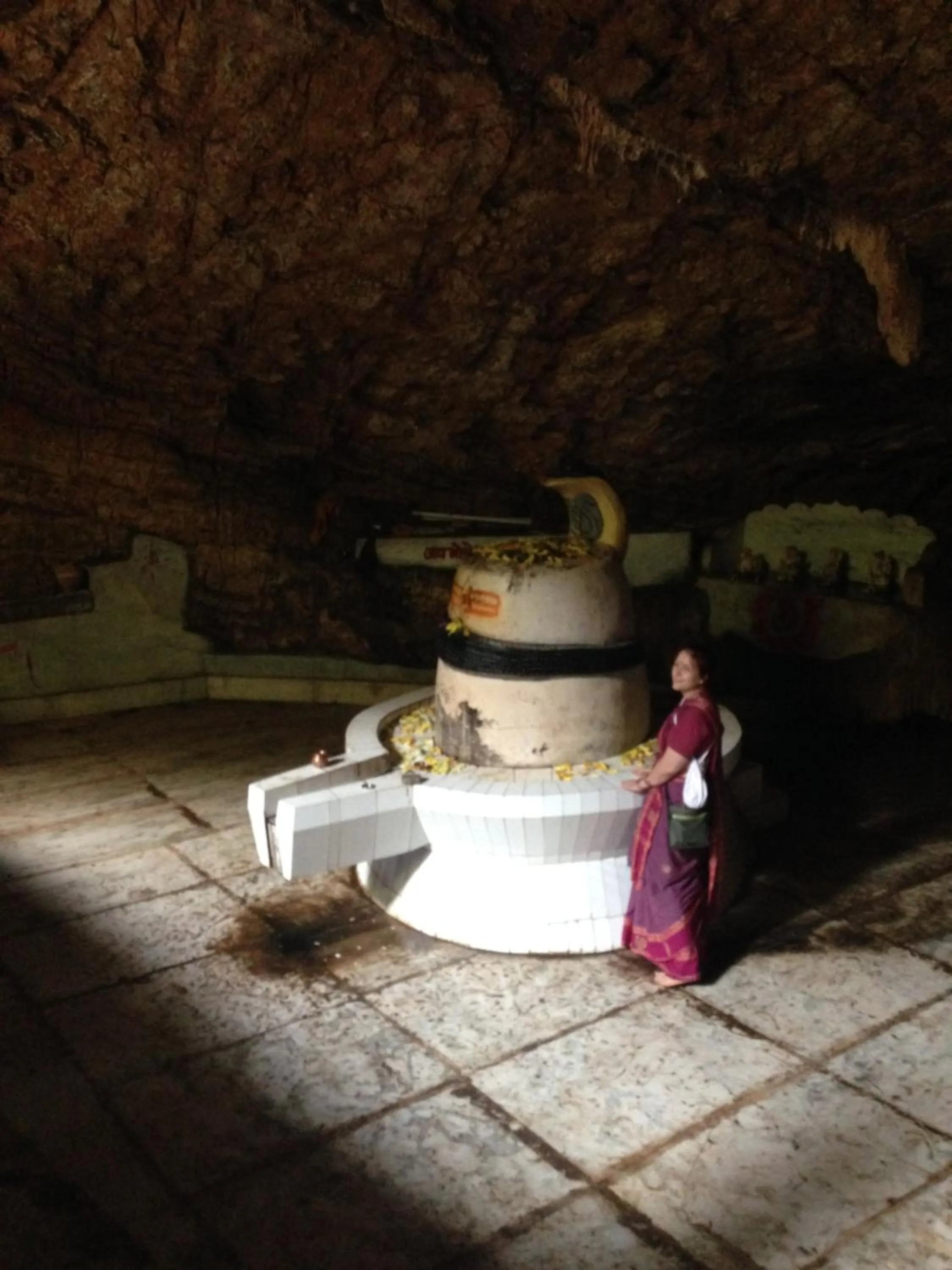 Night in Hotel isabel Palace