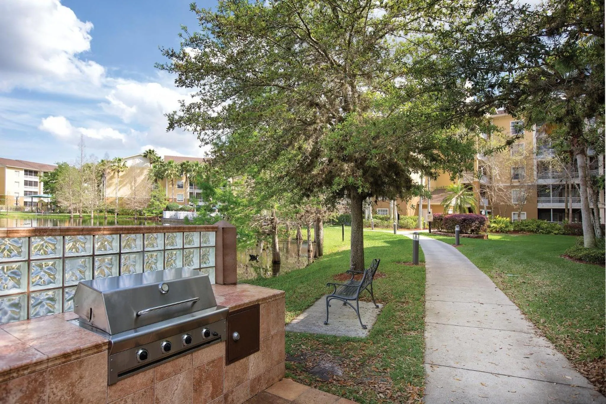 Property building in Club Wyndham Cypress Palms