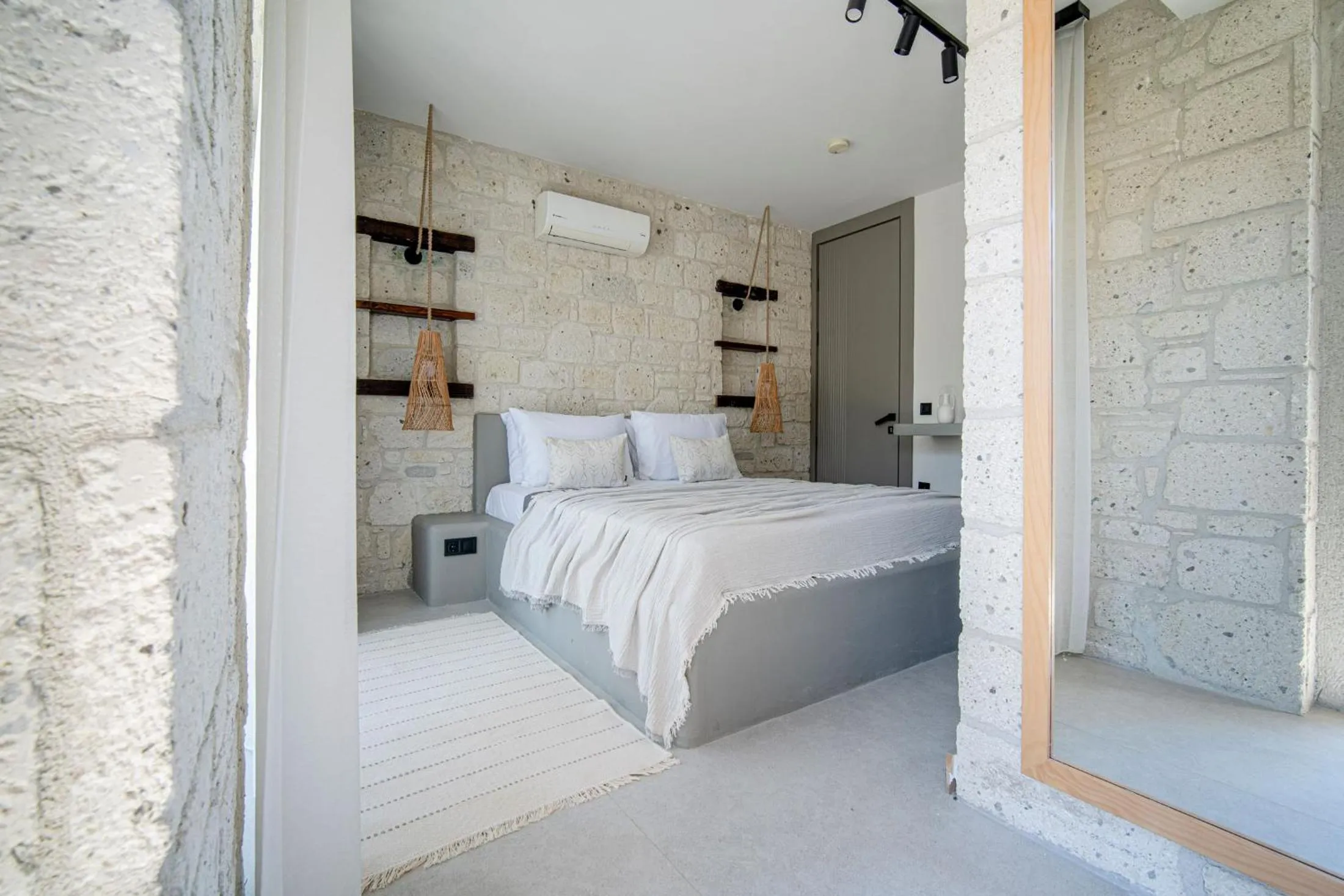 Bed in Derin Alacati