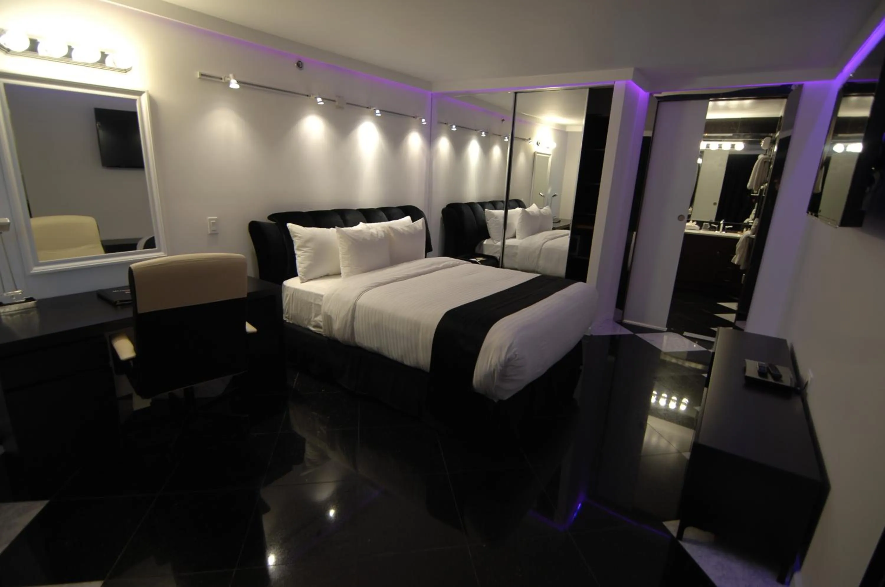 Bed in Meadowlands View Hotel